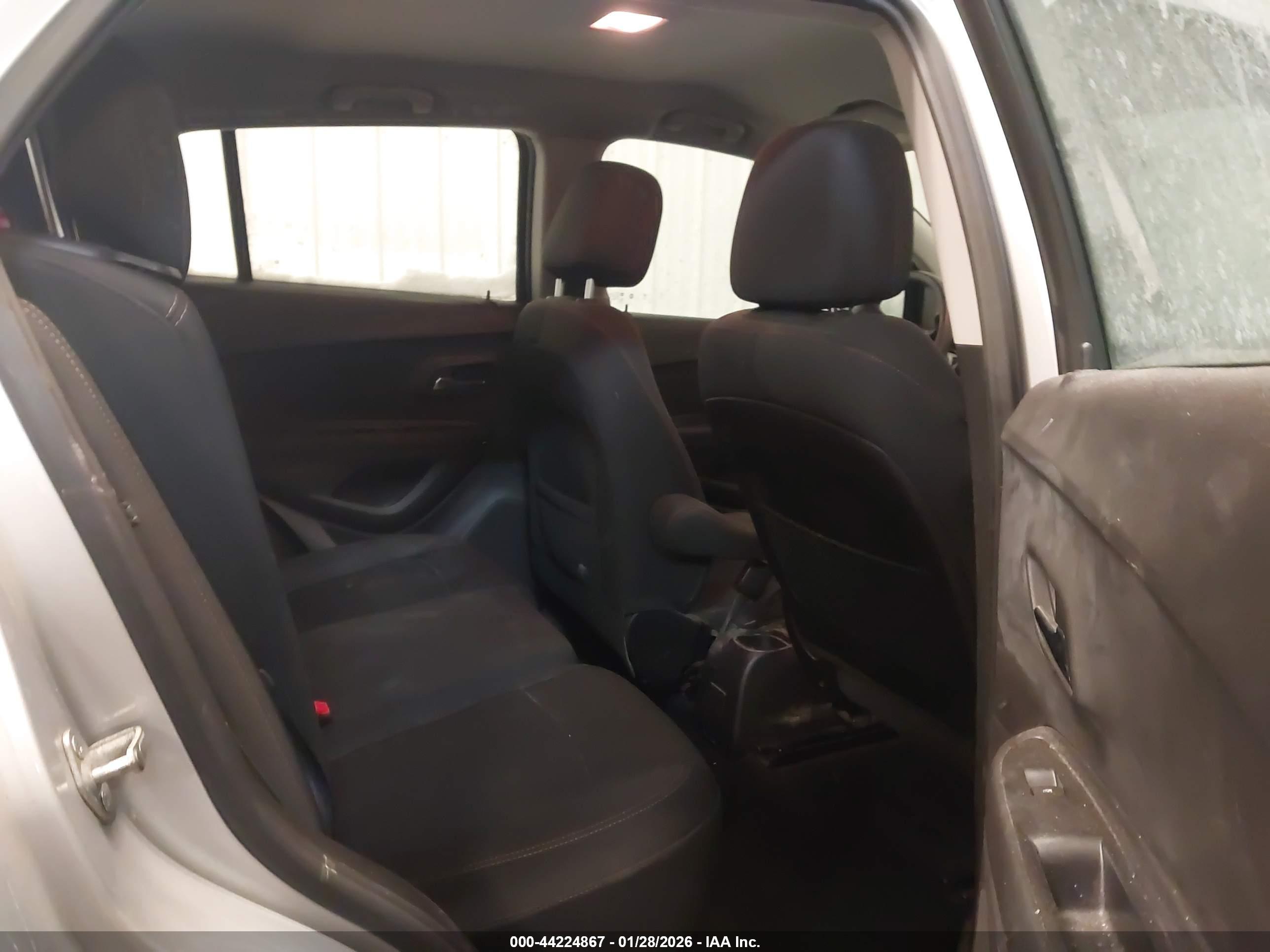 CHEVROLET TRAX image 8