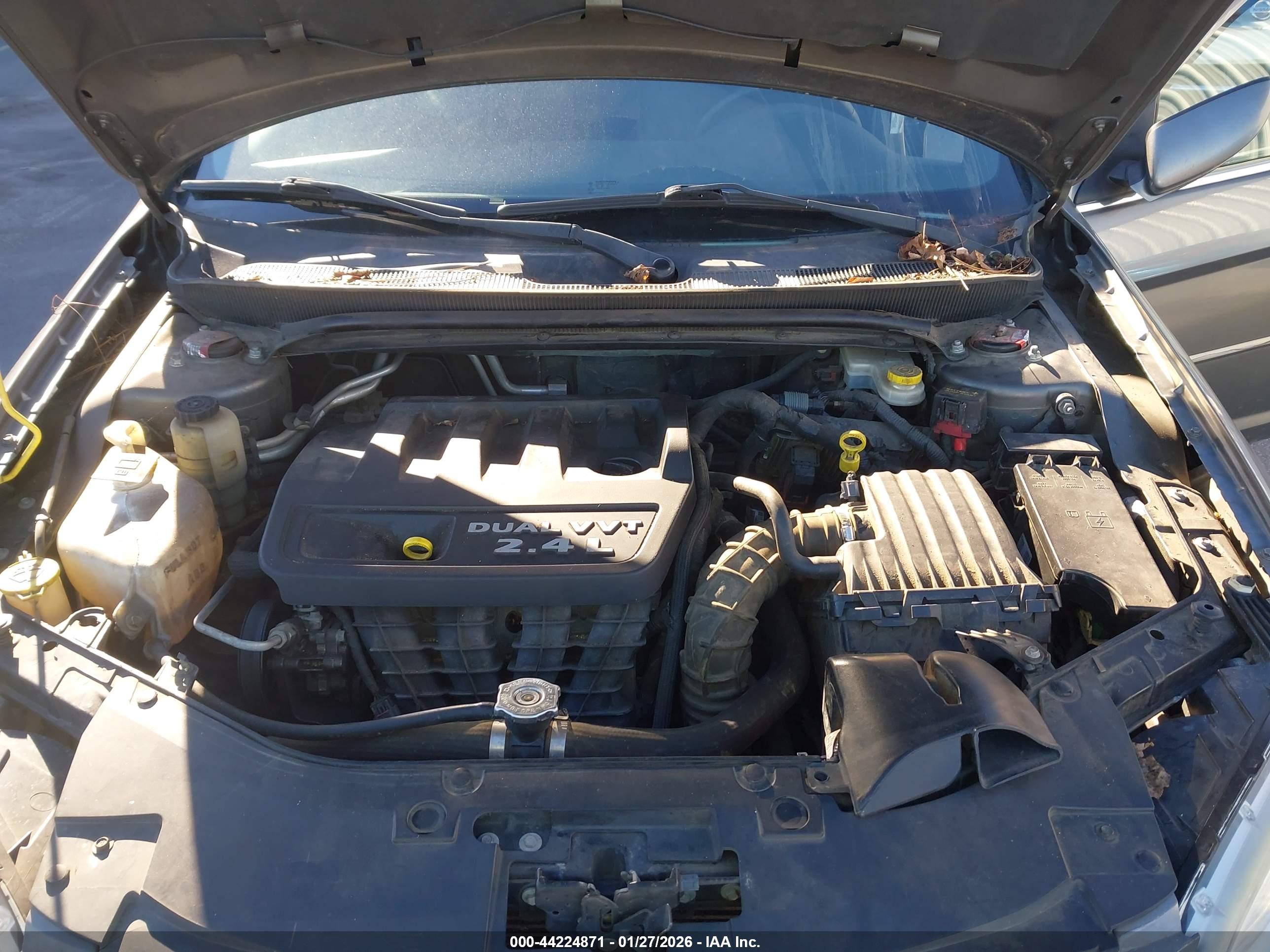 CHRYSLER 200 image 10