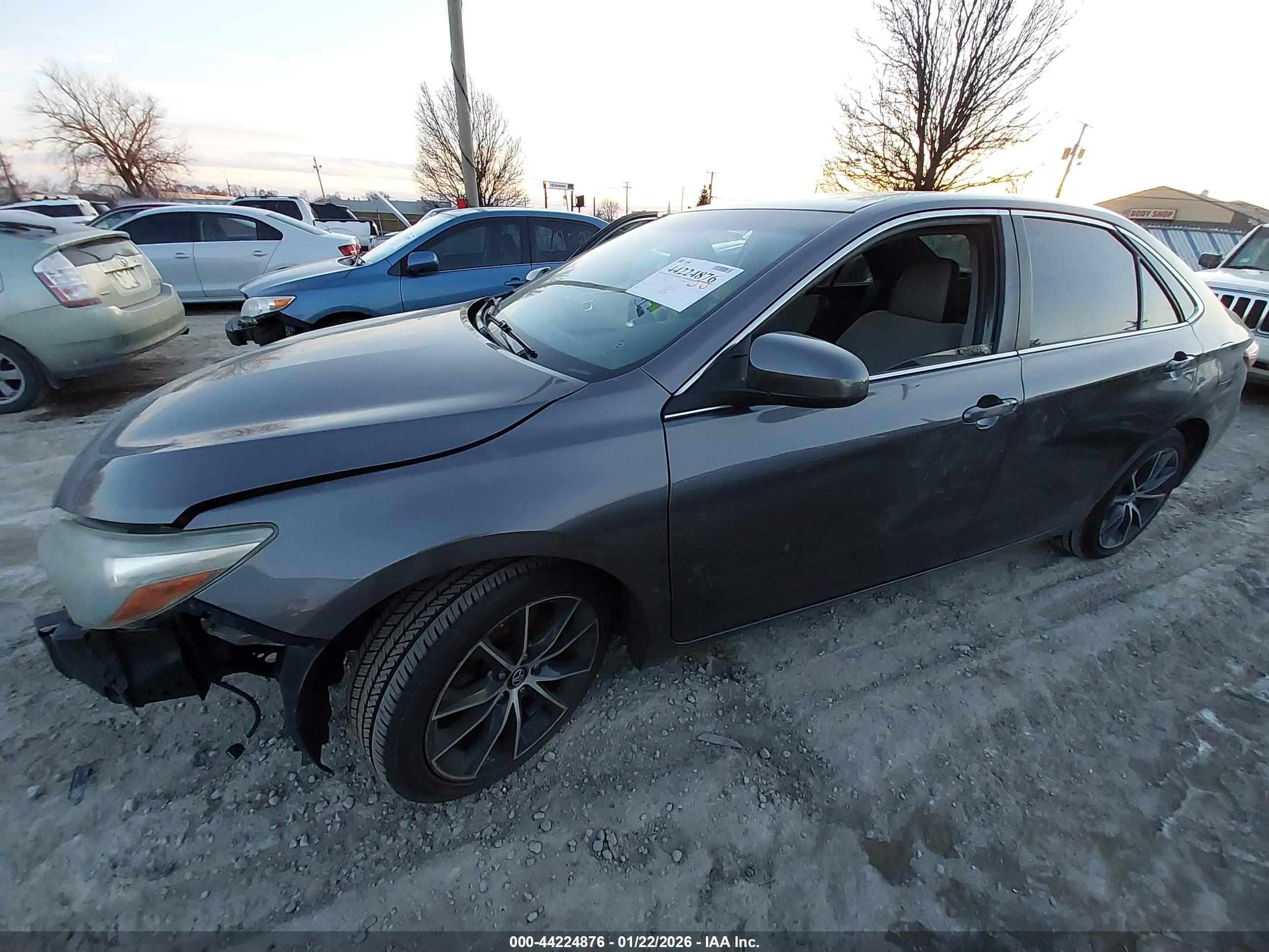 TOYOTA CAMRY image 2