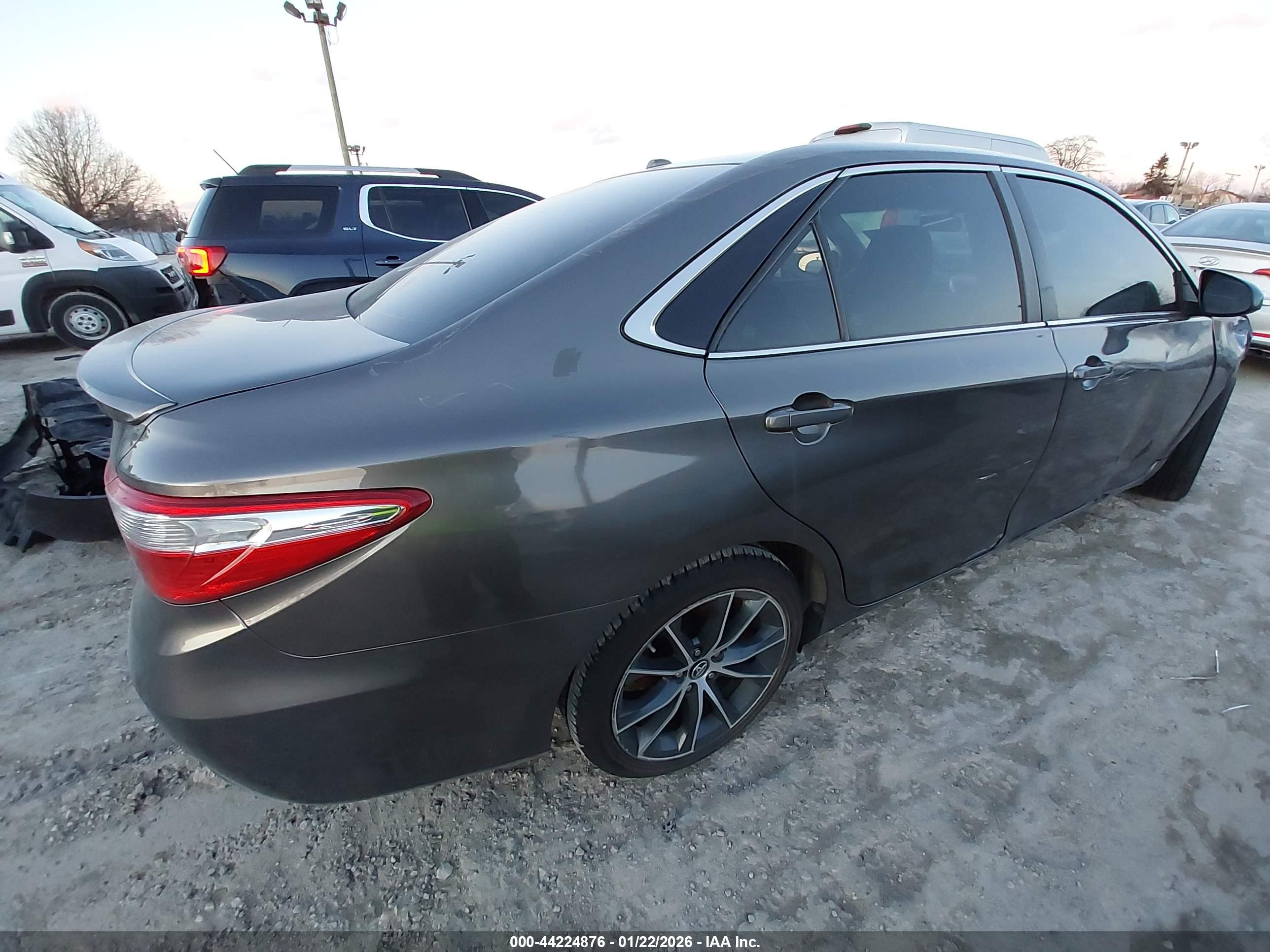 TOYOTA CAMRY image 4