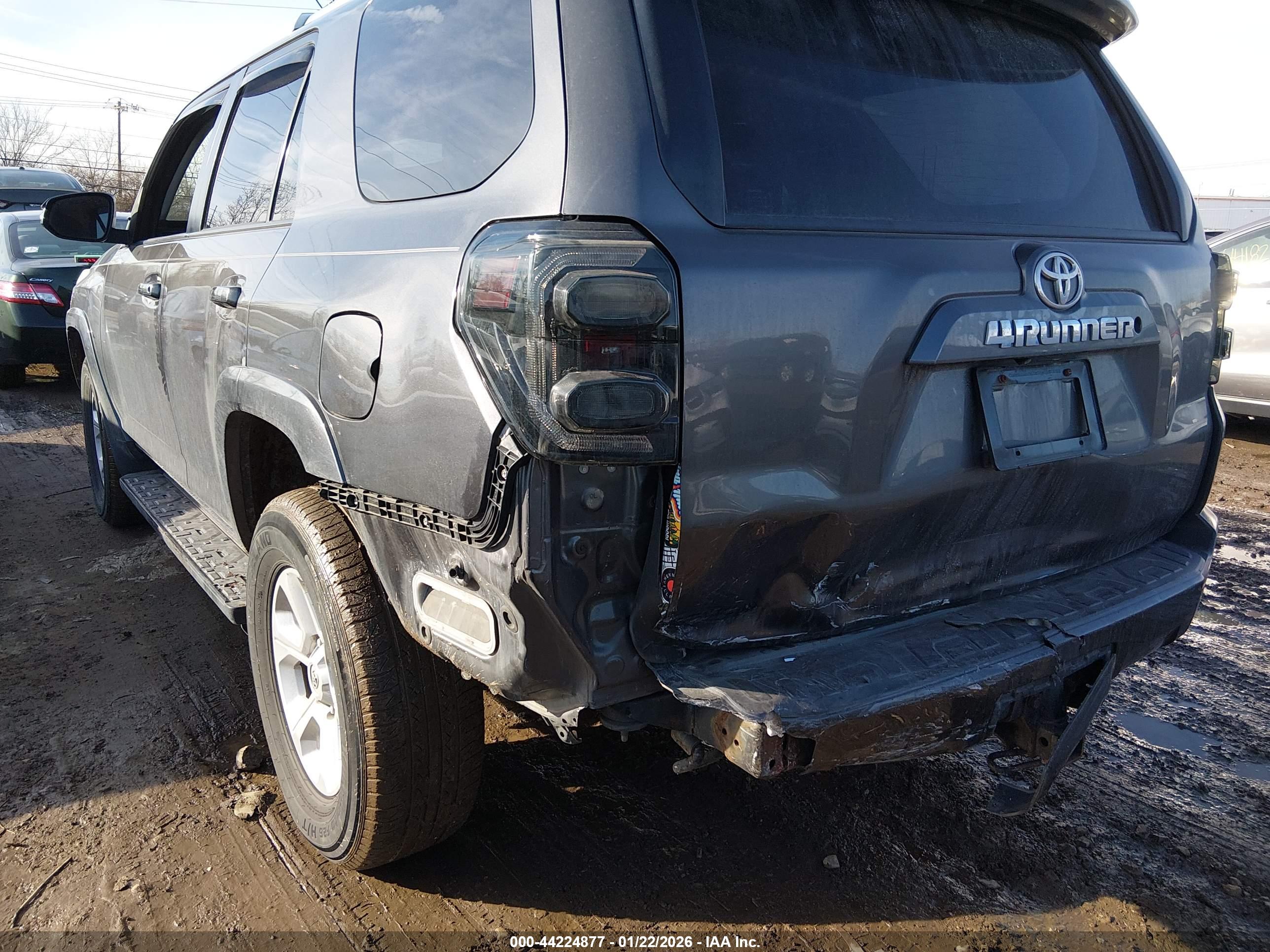 TOYOTA 4RUNNER image 6