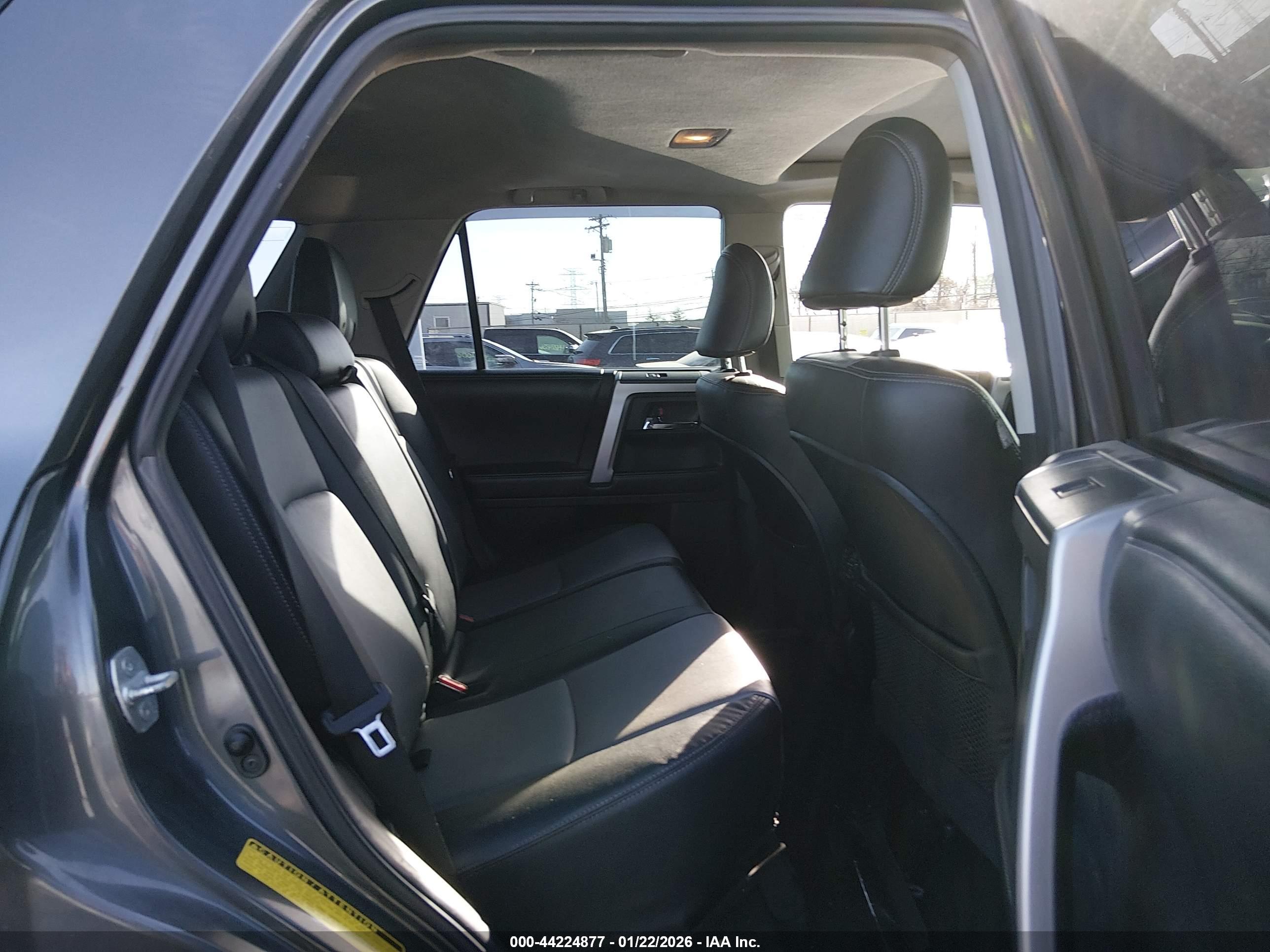 TOYOTA 4RUNNER image 8