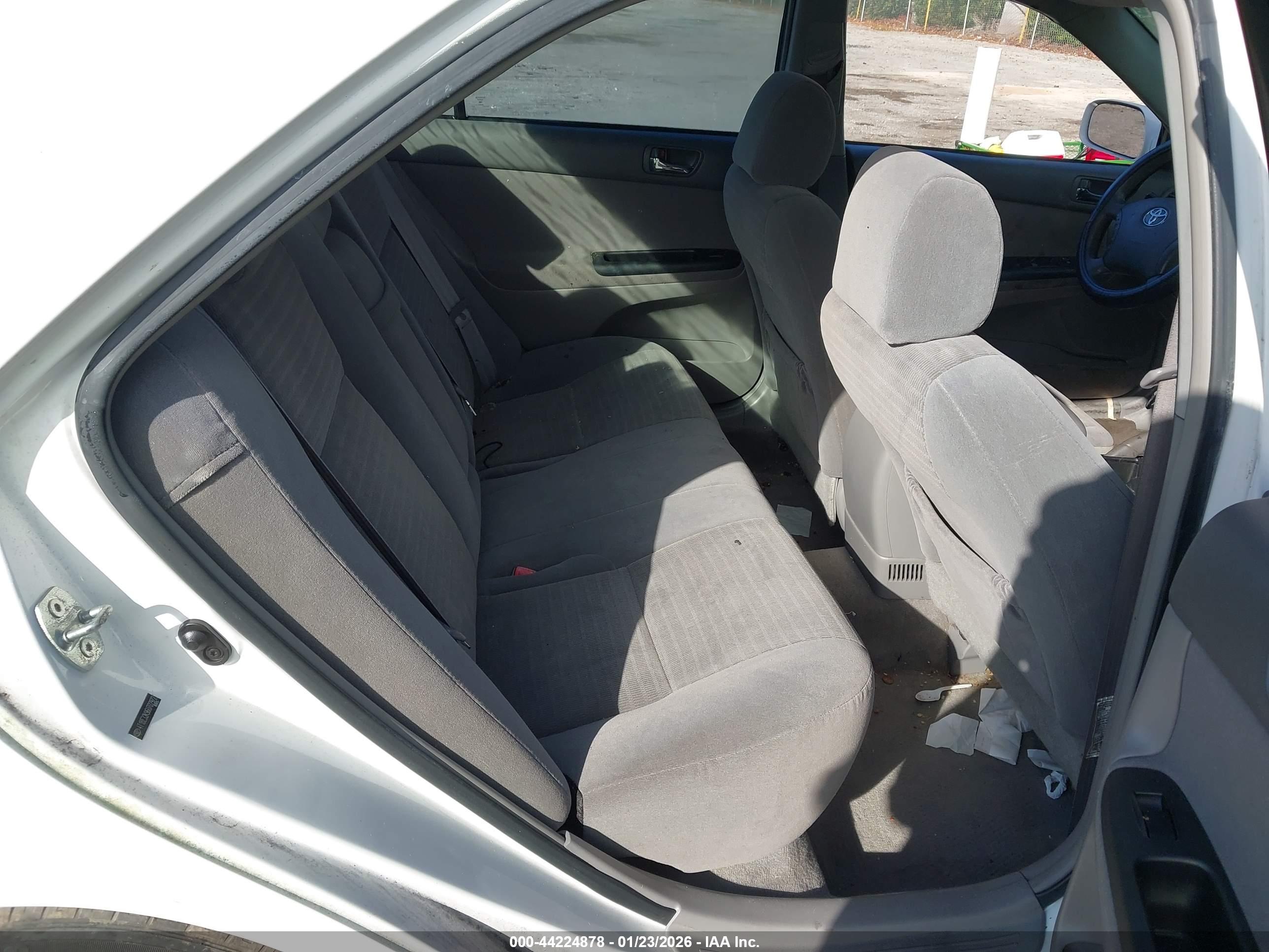 TOYOTA CAMRY image 8