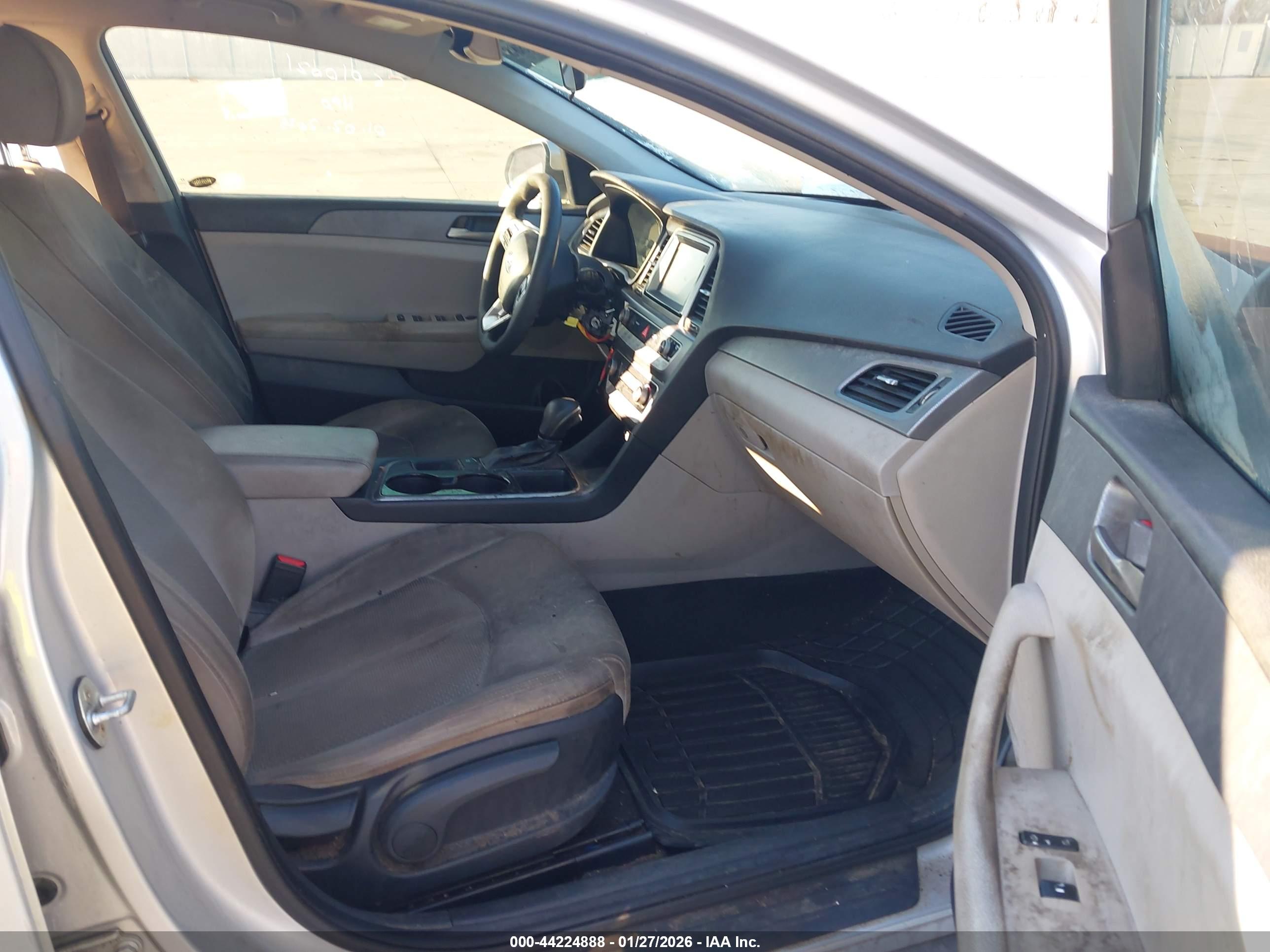 HYUNDAI SONATA image 5