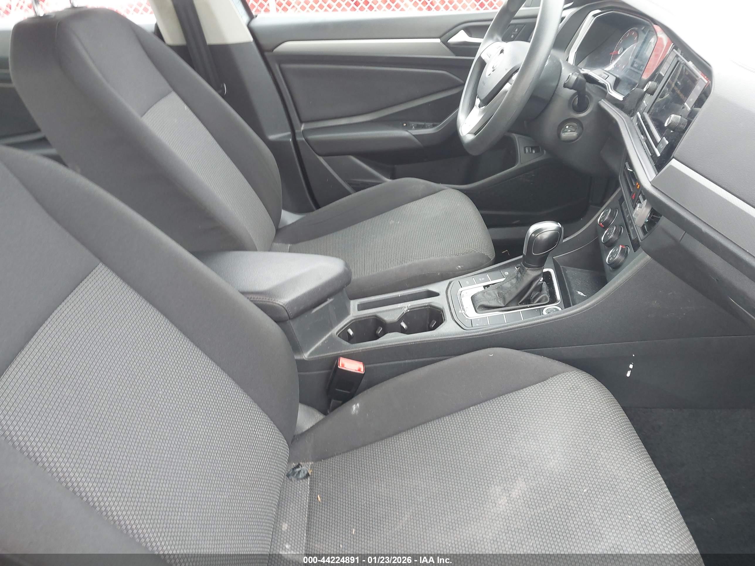 VOLKSWAGEN JETTA image 5