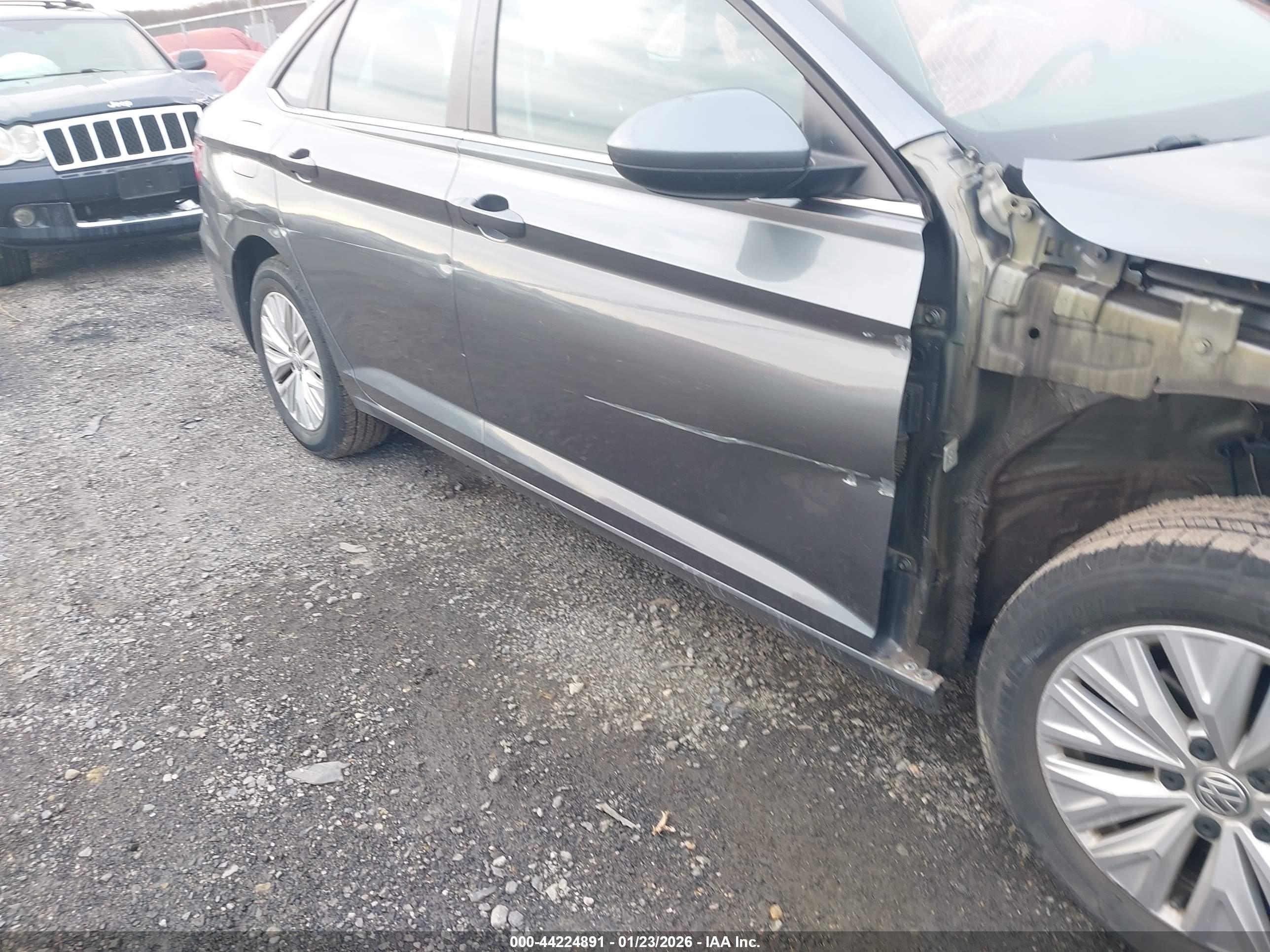 VOLKSWAGEN JETTA image 6
