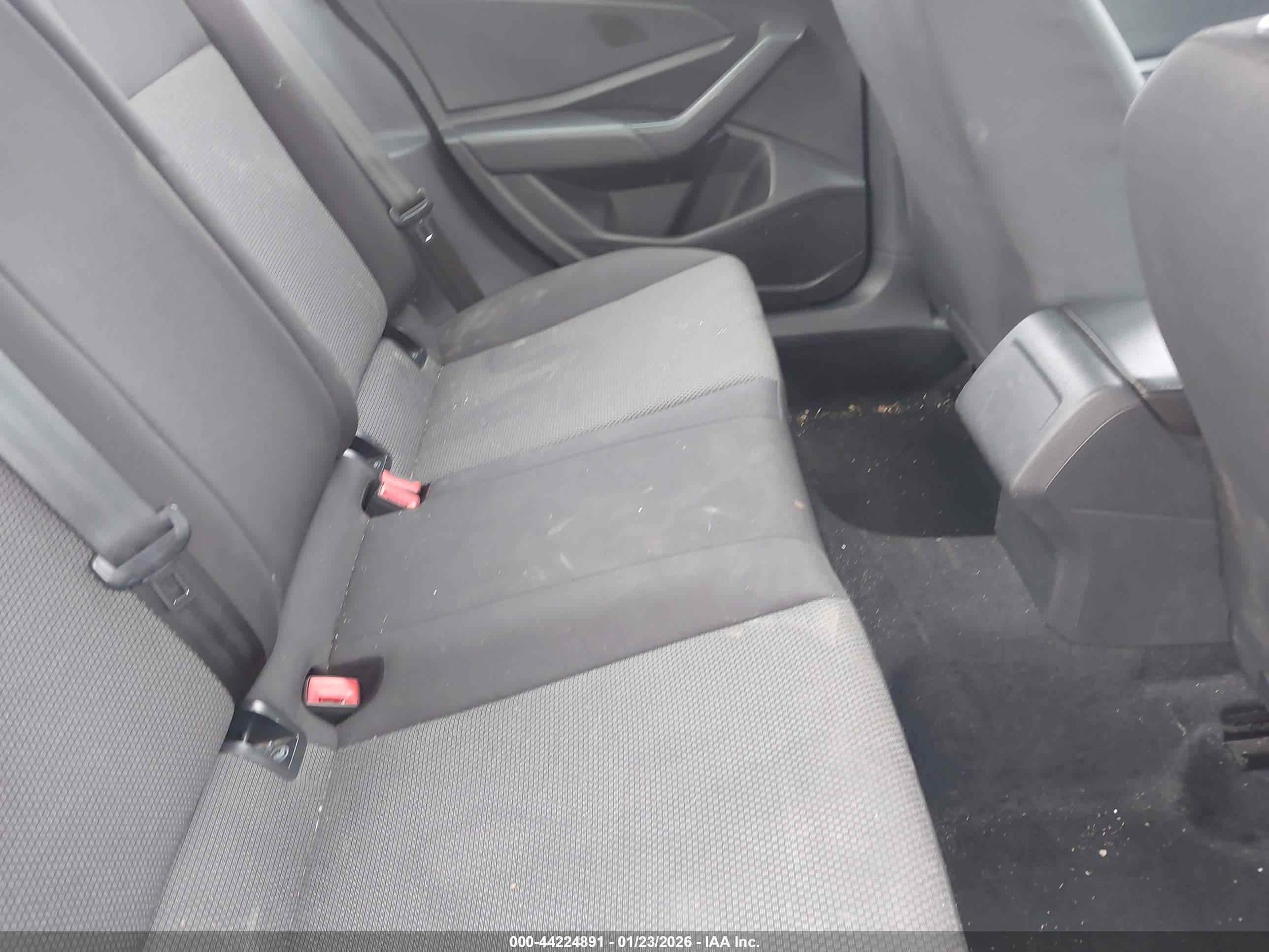 VOLKSWAGEN JETTA image 8