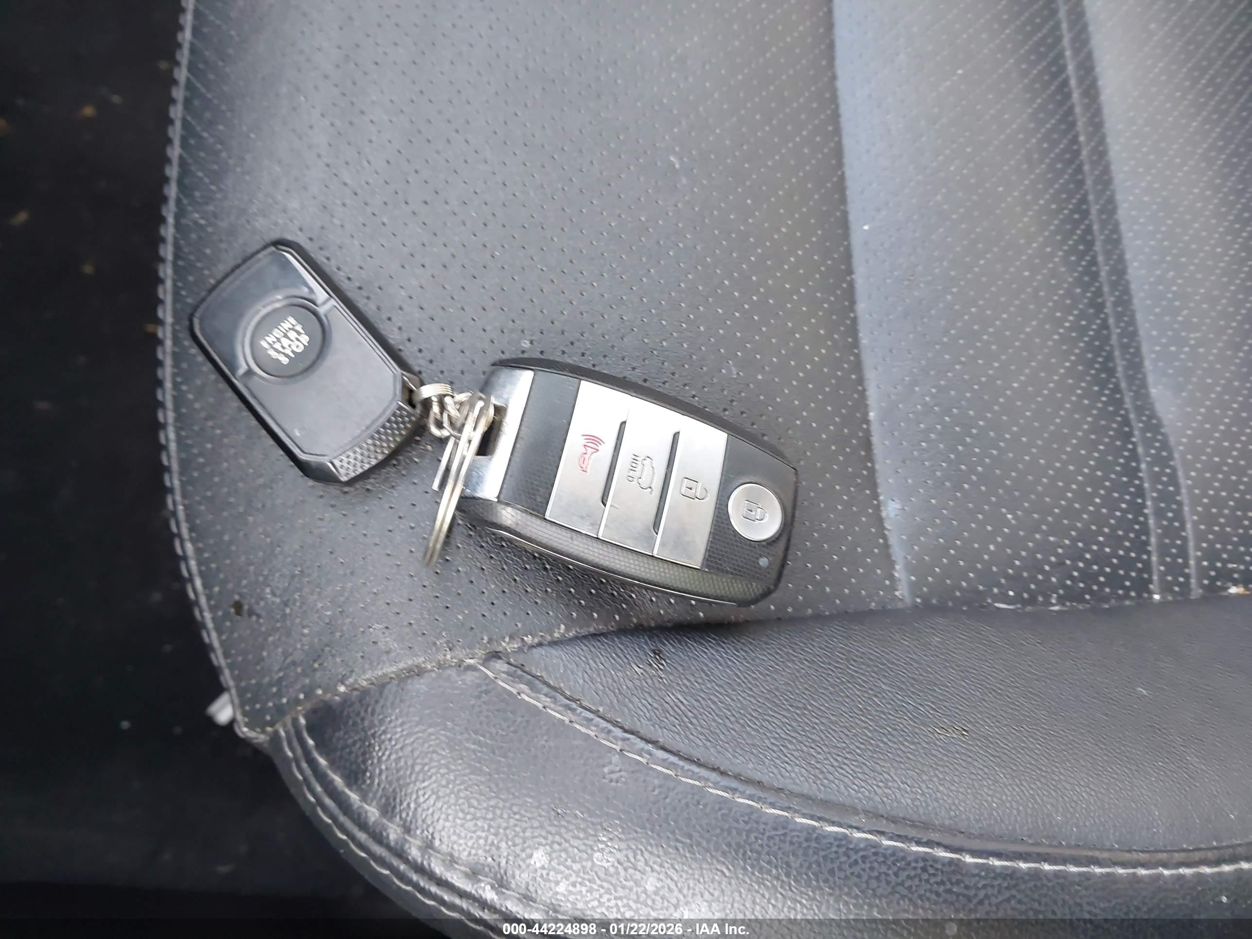 KIA SORENTO image 11