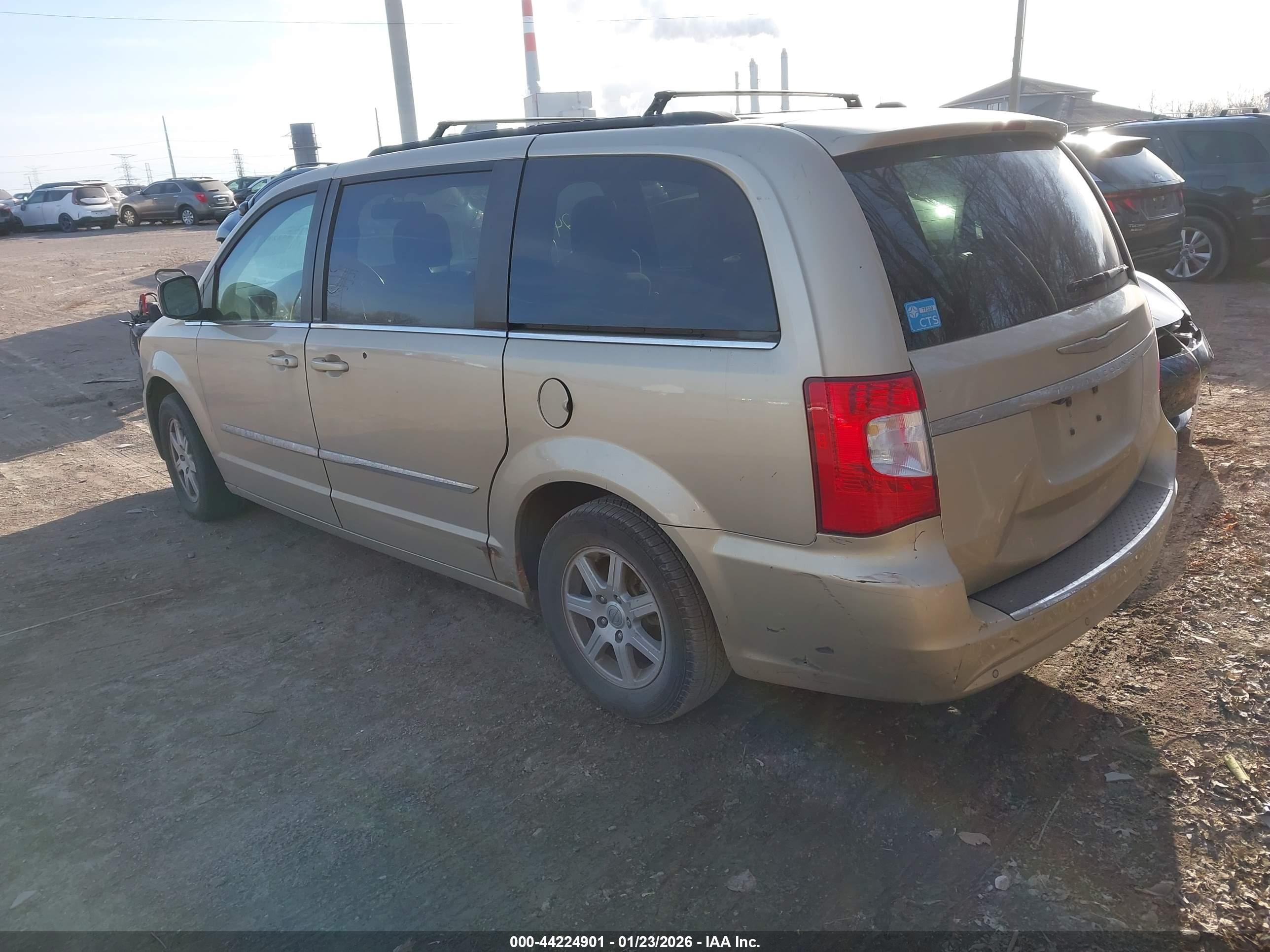 CHRYSLER TOWN image 3