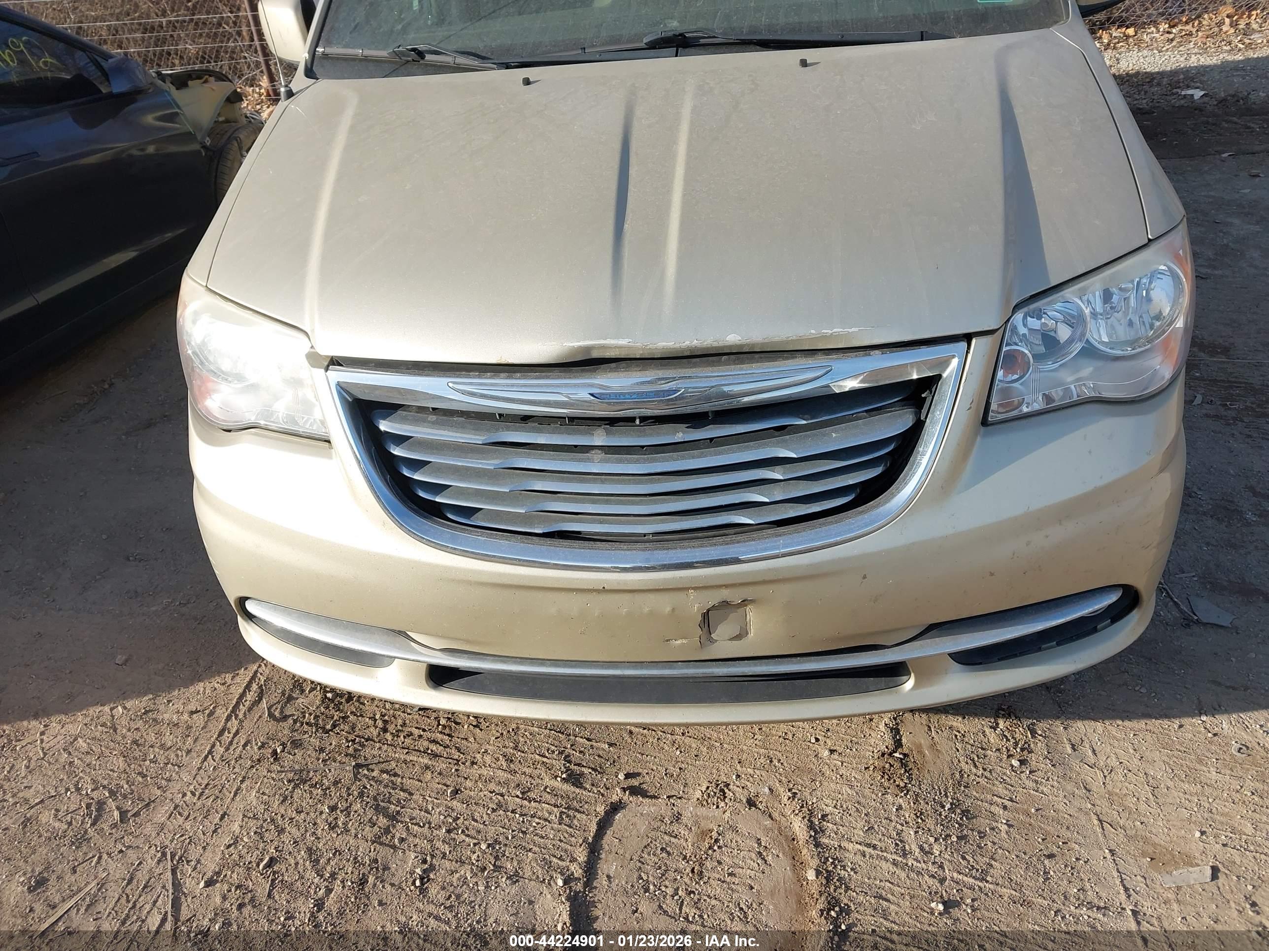 CHRYSLER TOWN image 6