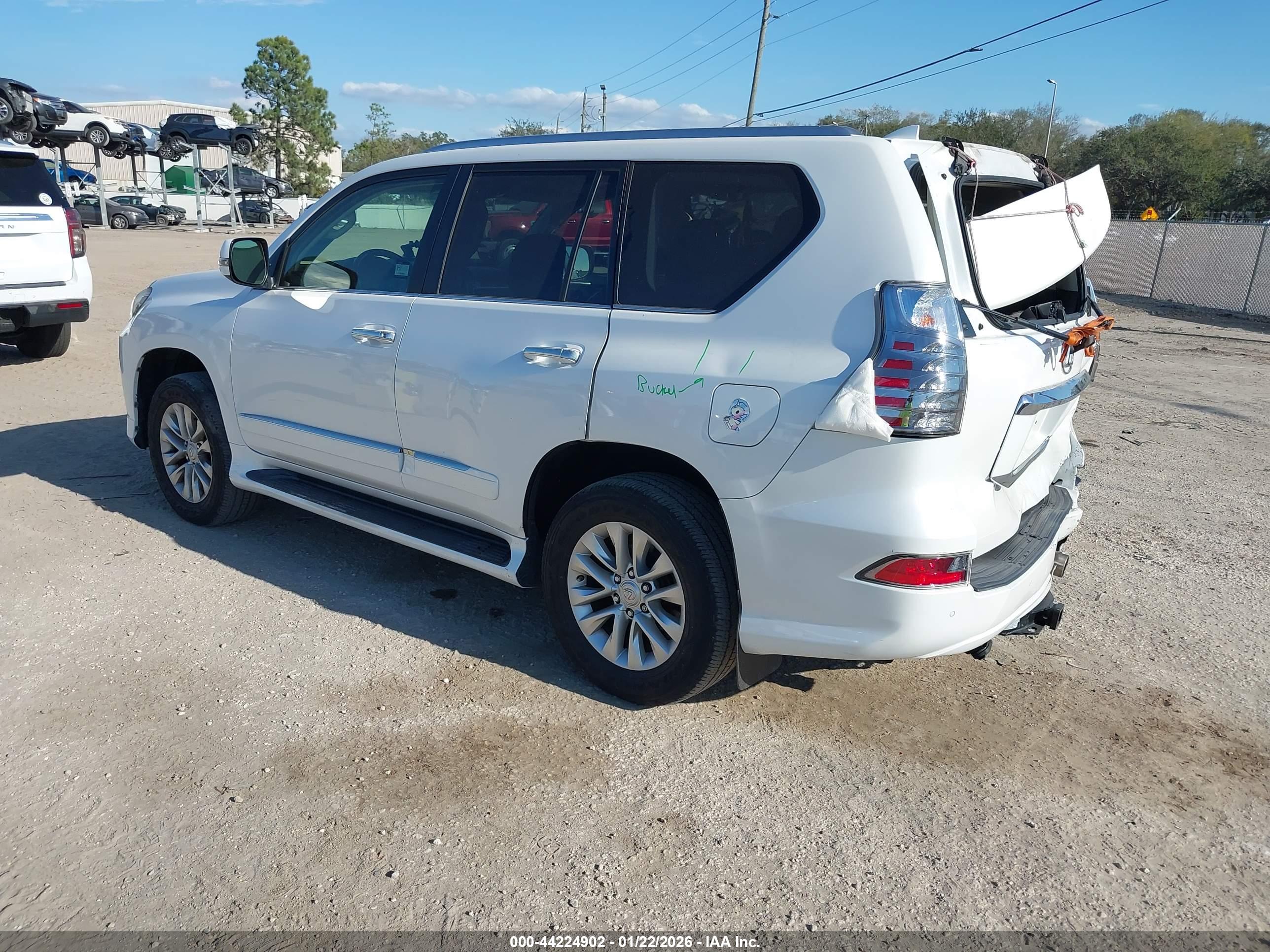 LEXUS GX image 3
