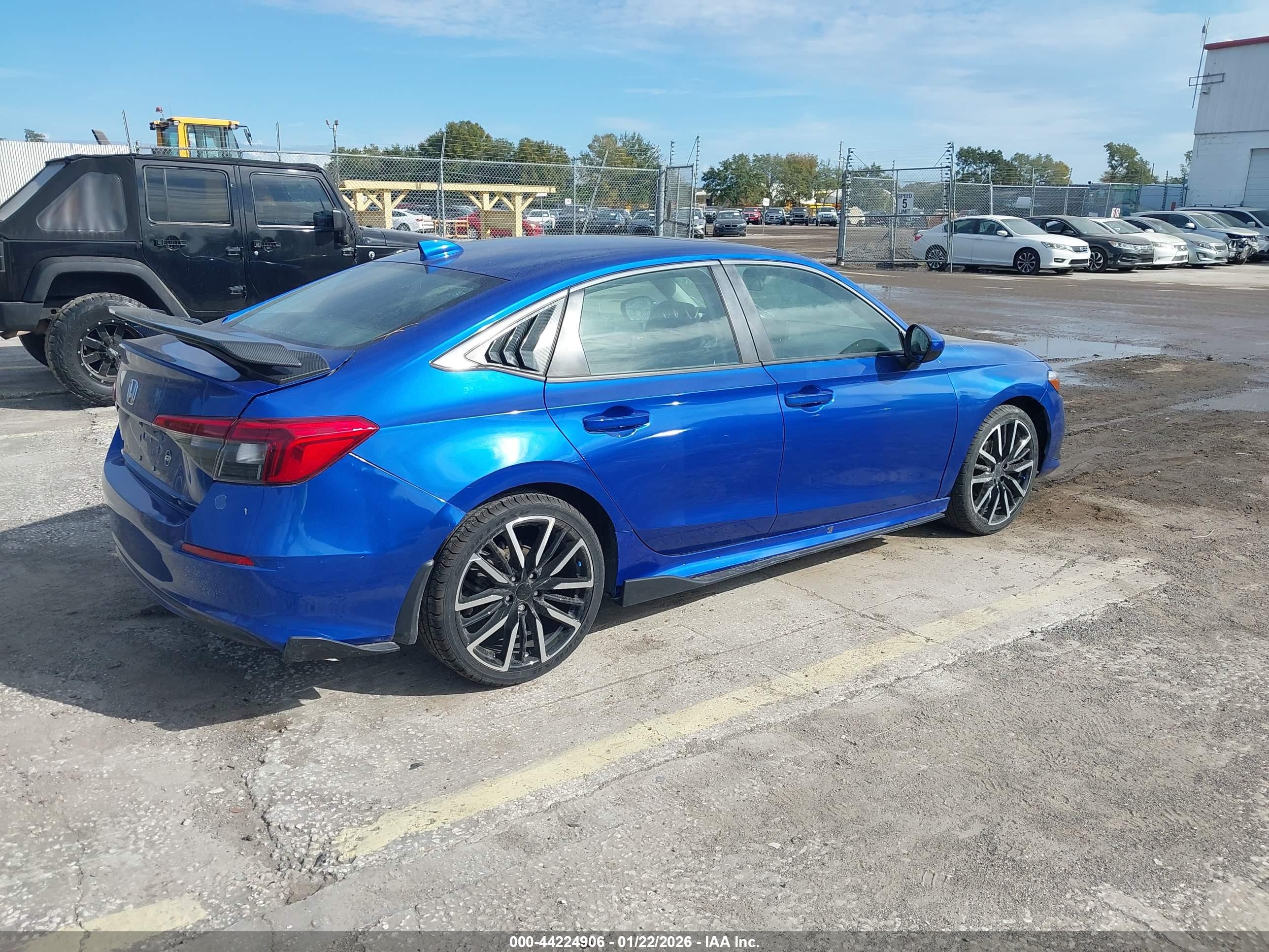 HONDA CIVIC image 4