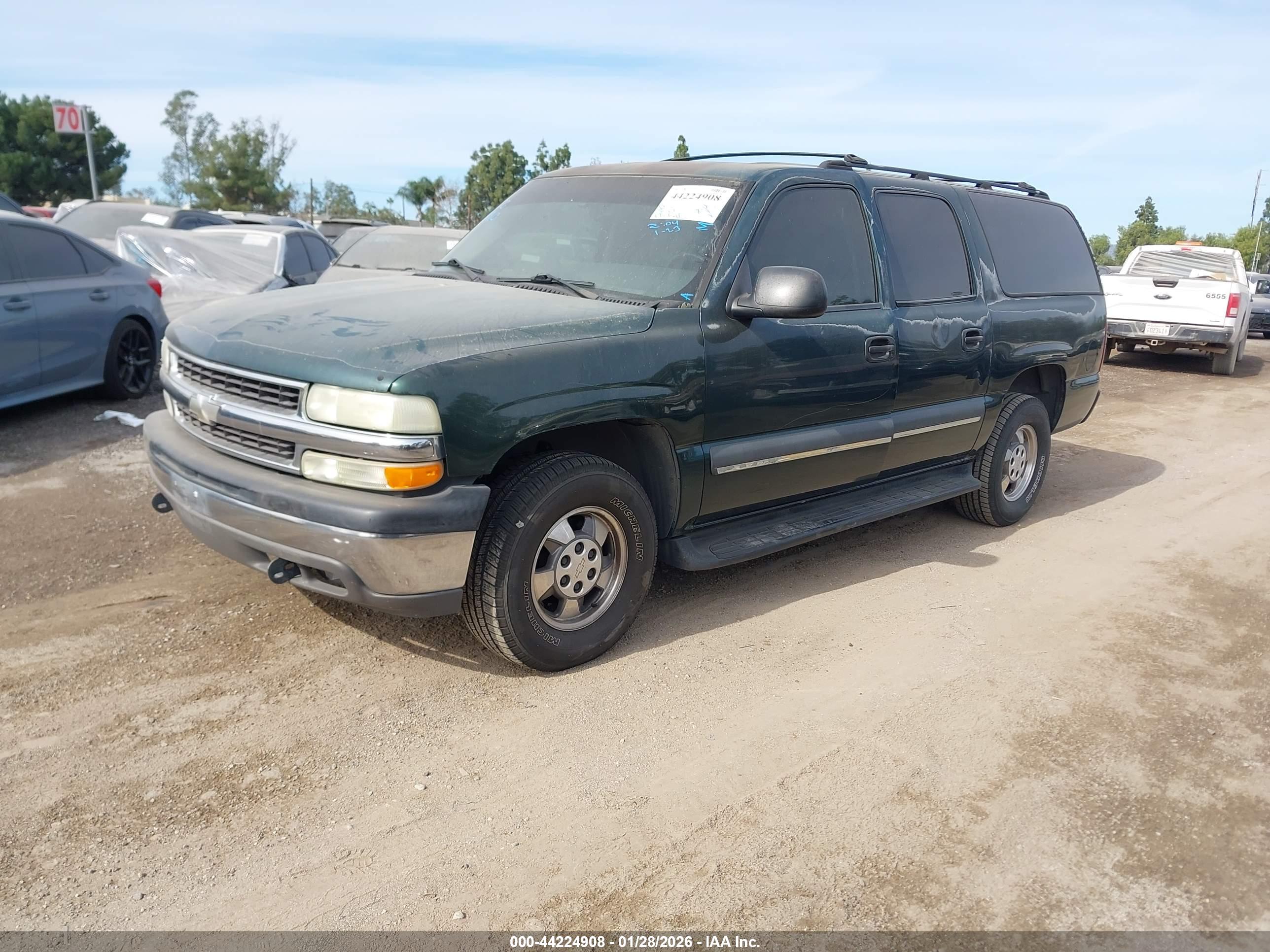 CHEVROLET SUBURBAN image 2