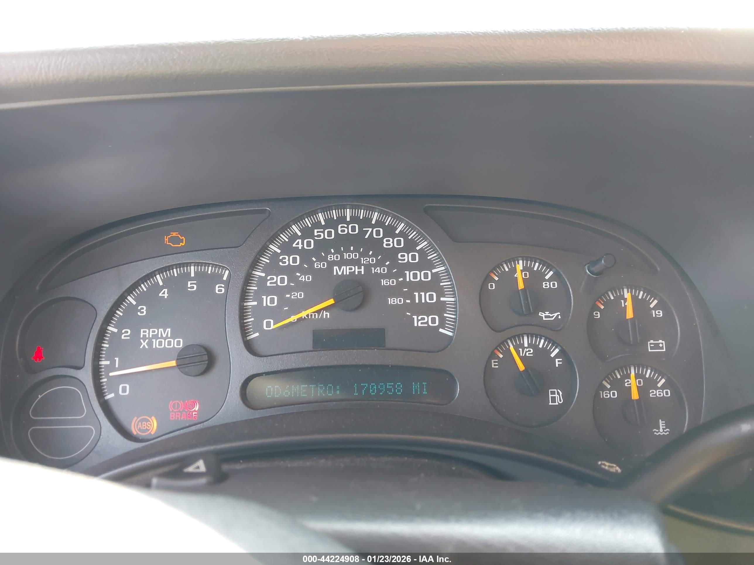 CHEVROLET SUBURBAN image 7