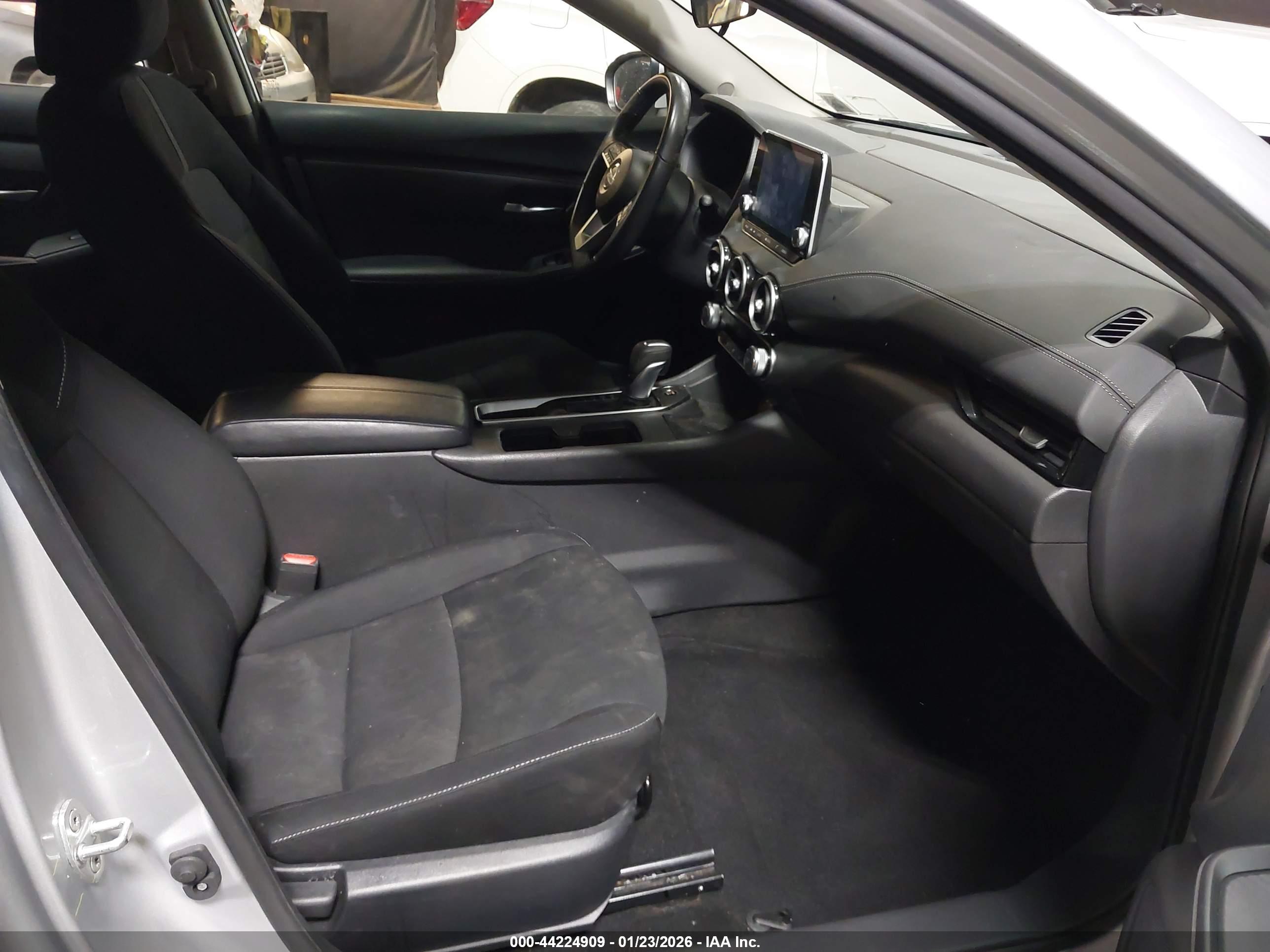 NISSAN SENTRA image 5