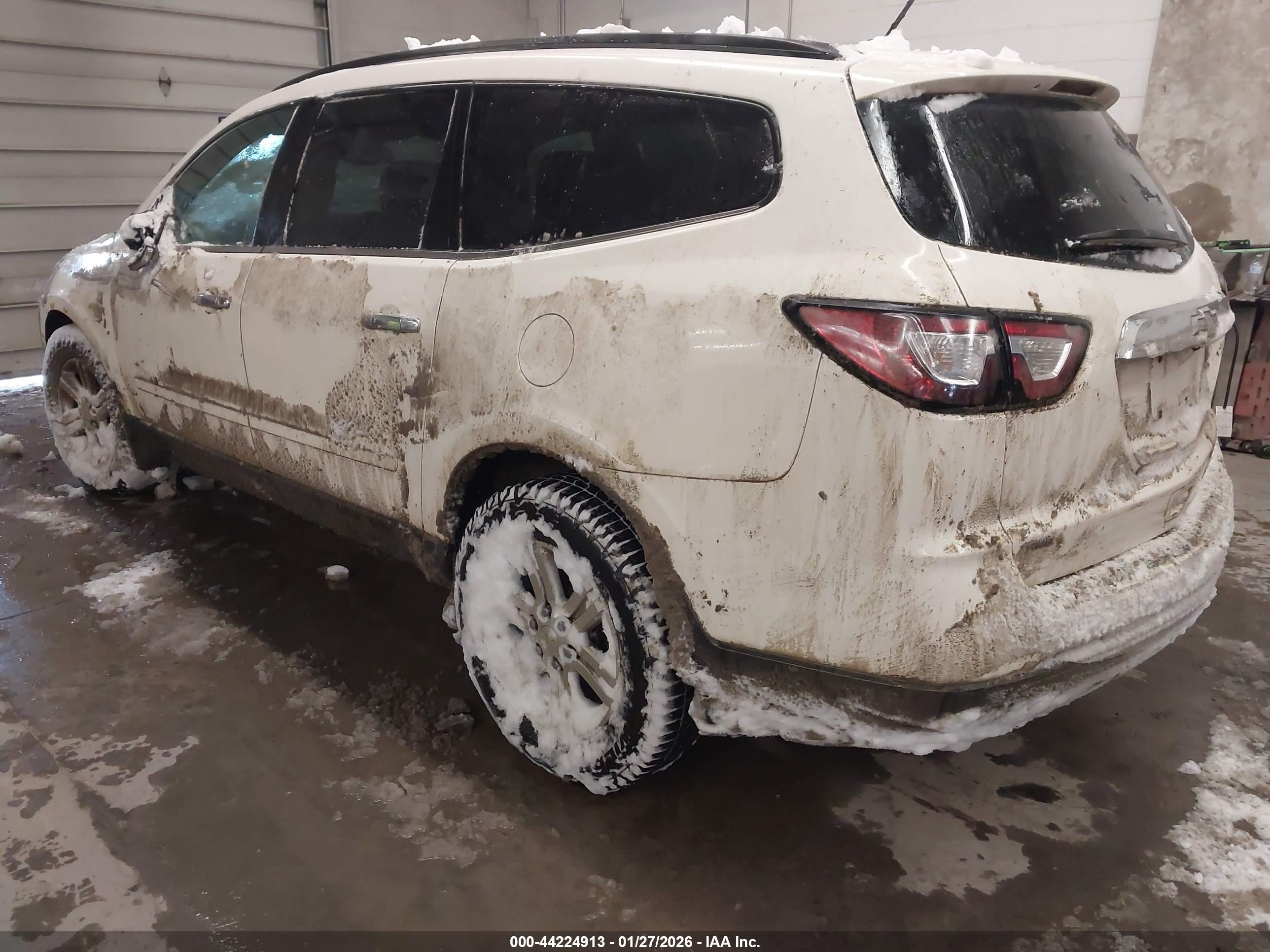 CHEVROLET TRAVERSE image 3
