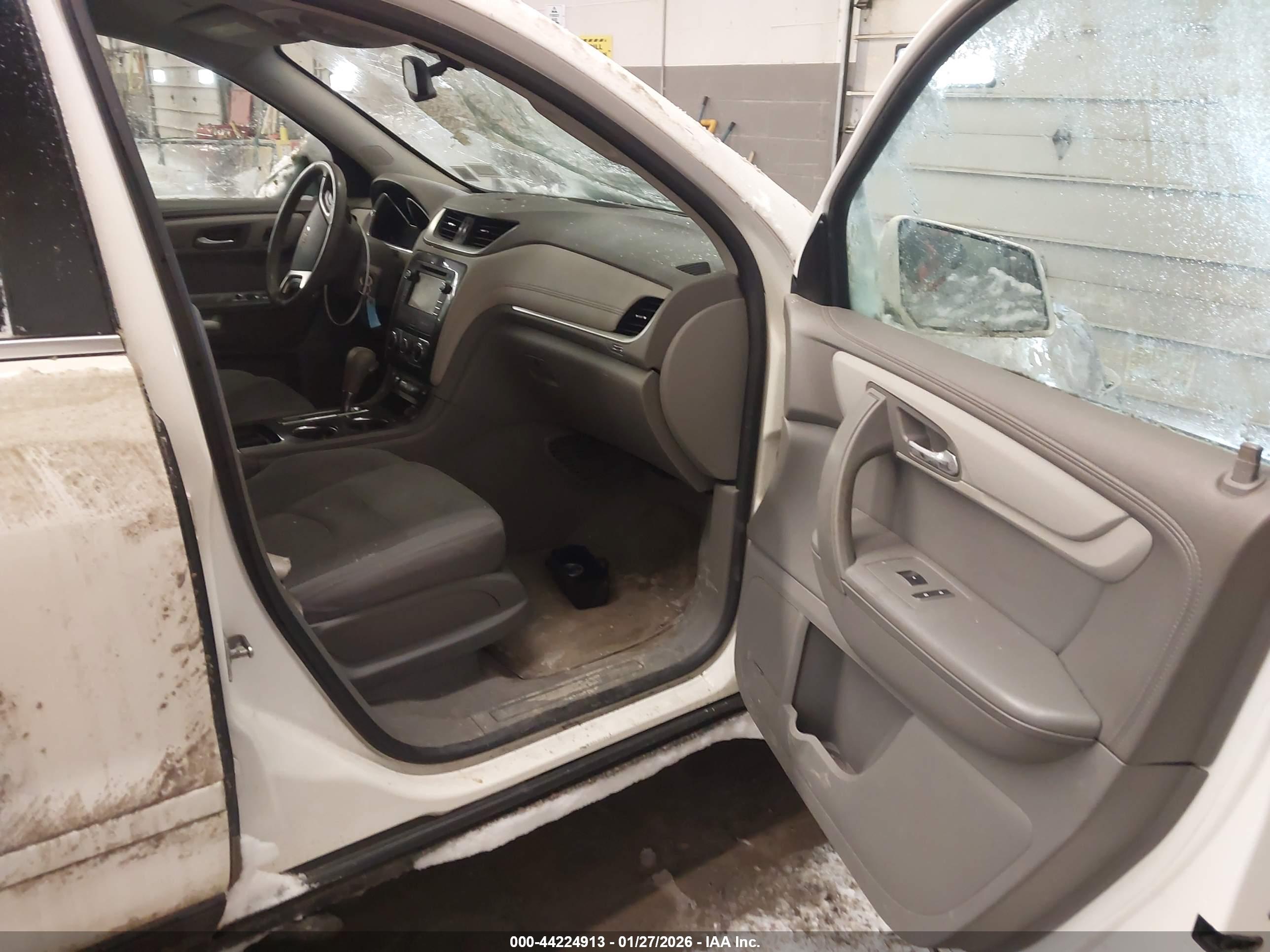 CHEVROLET TRAVERSE image 5