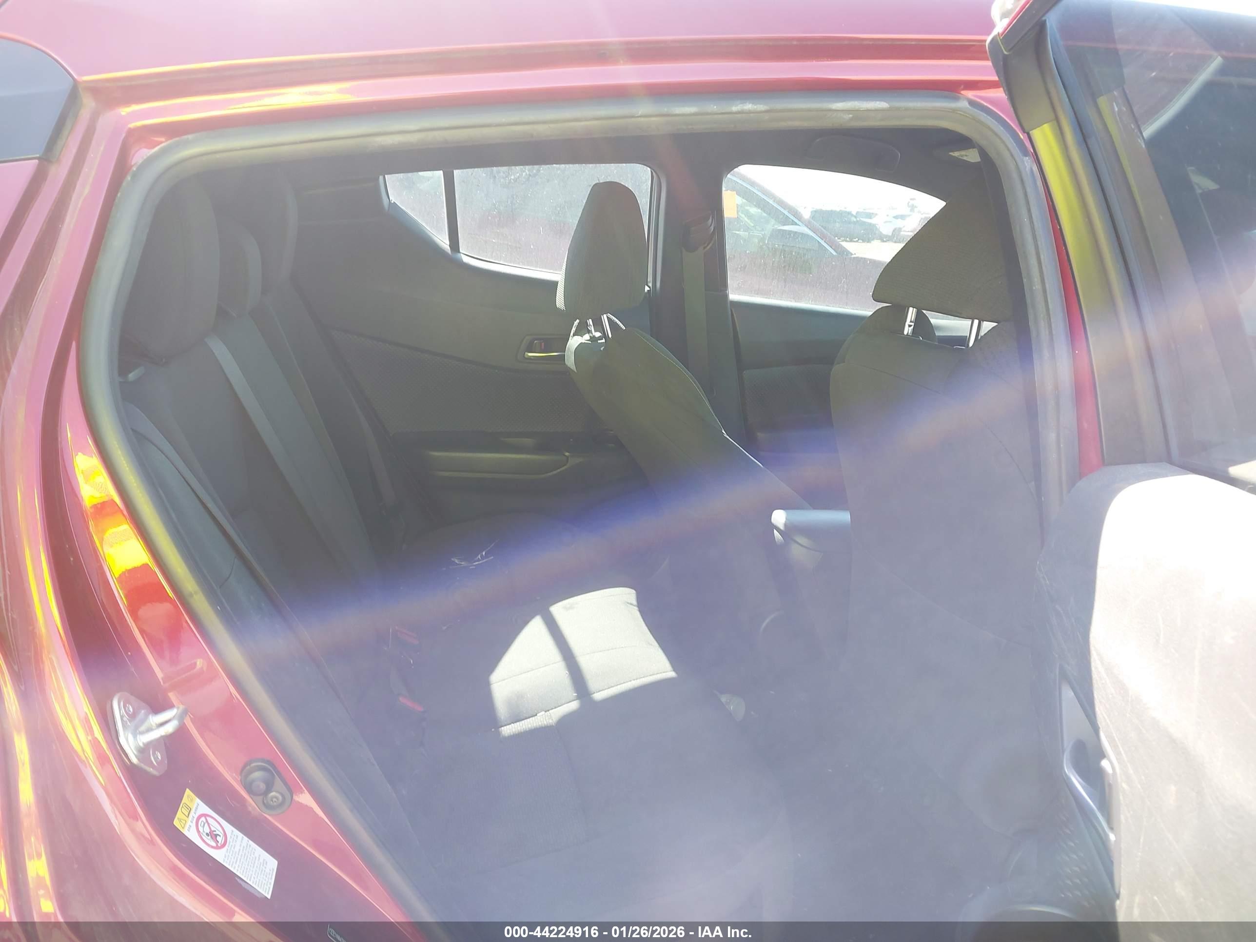 TOYOTA C-HR image 8