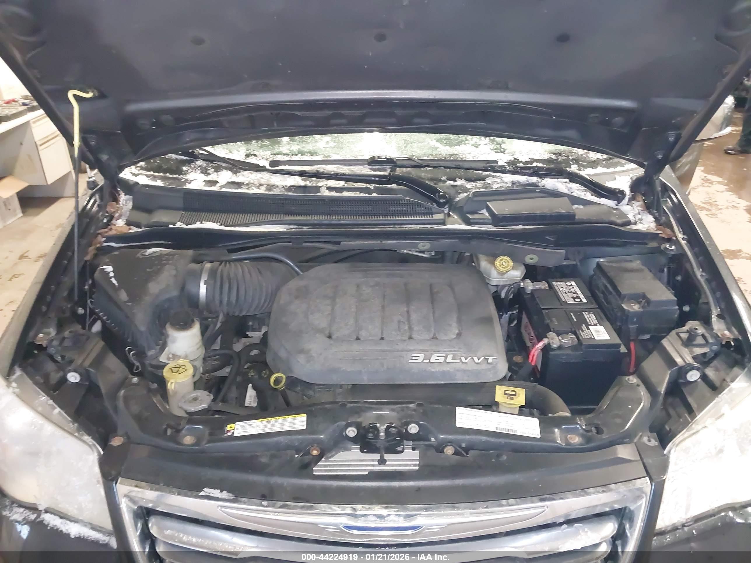 CHRYSLER TOWN image 10