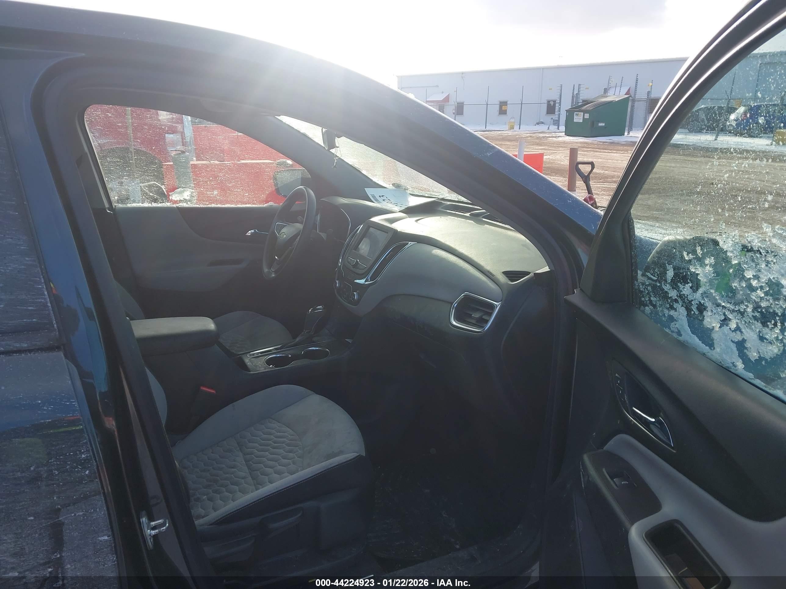 CHEVROLET EQUINOX image 5