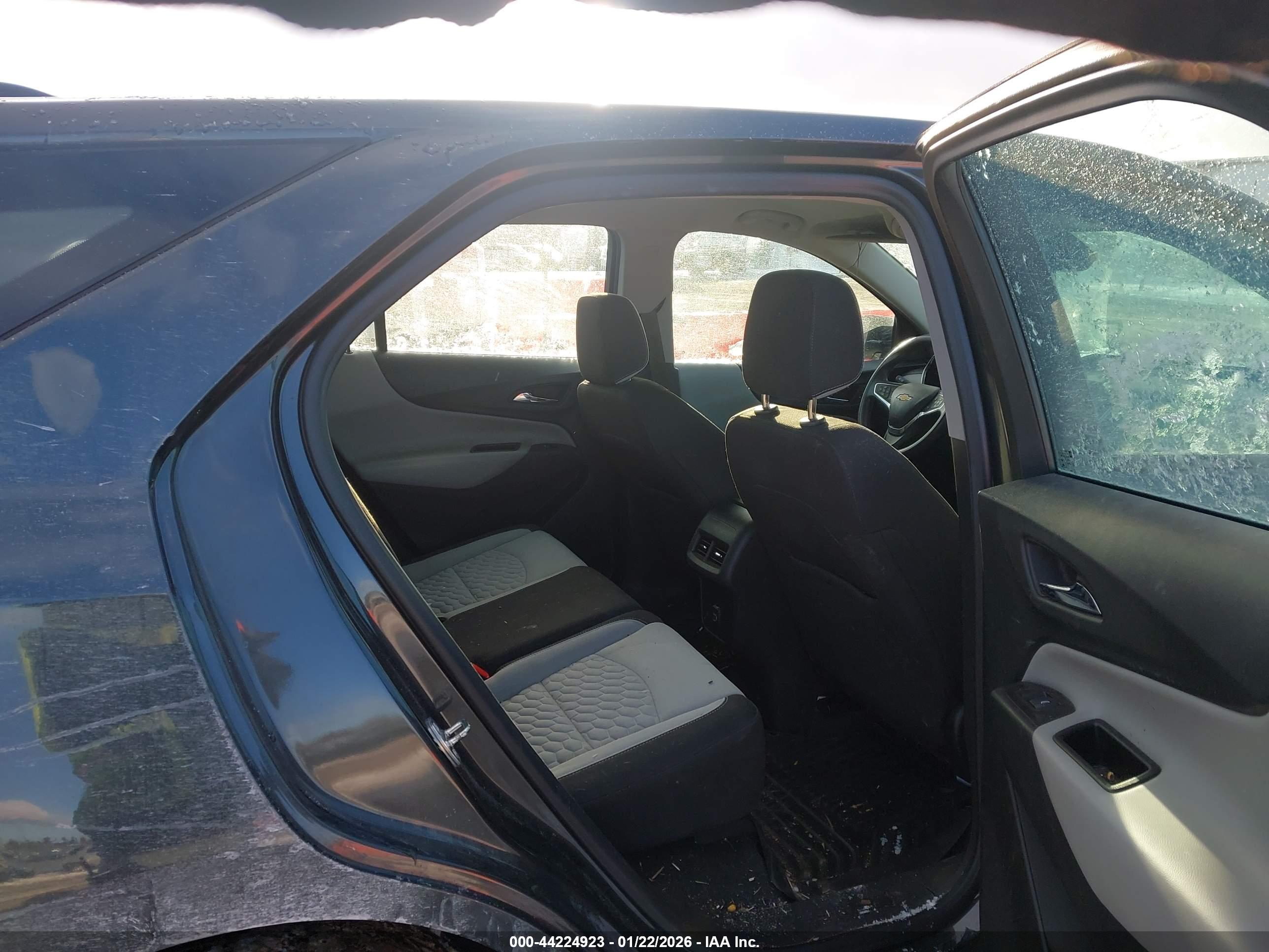 CHEVROLET EQUINOX image 8