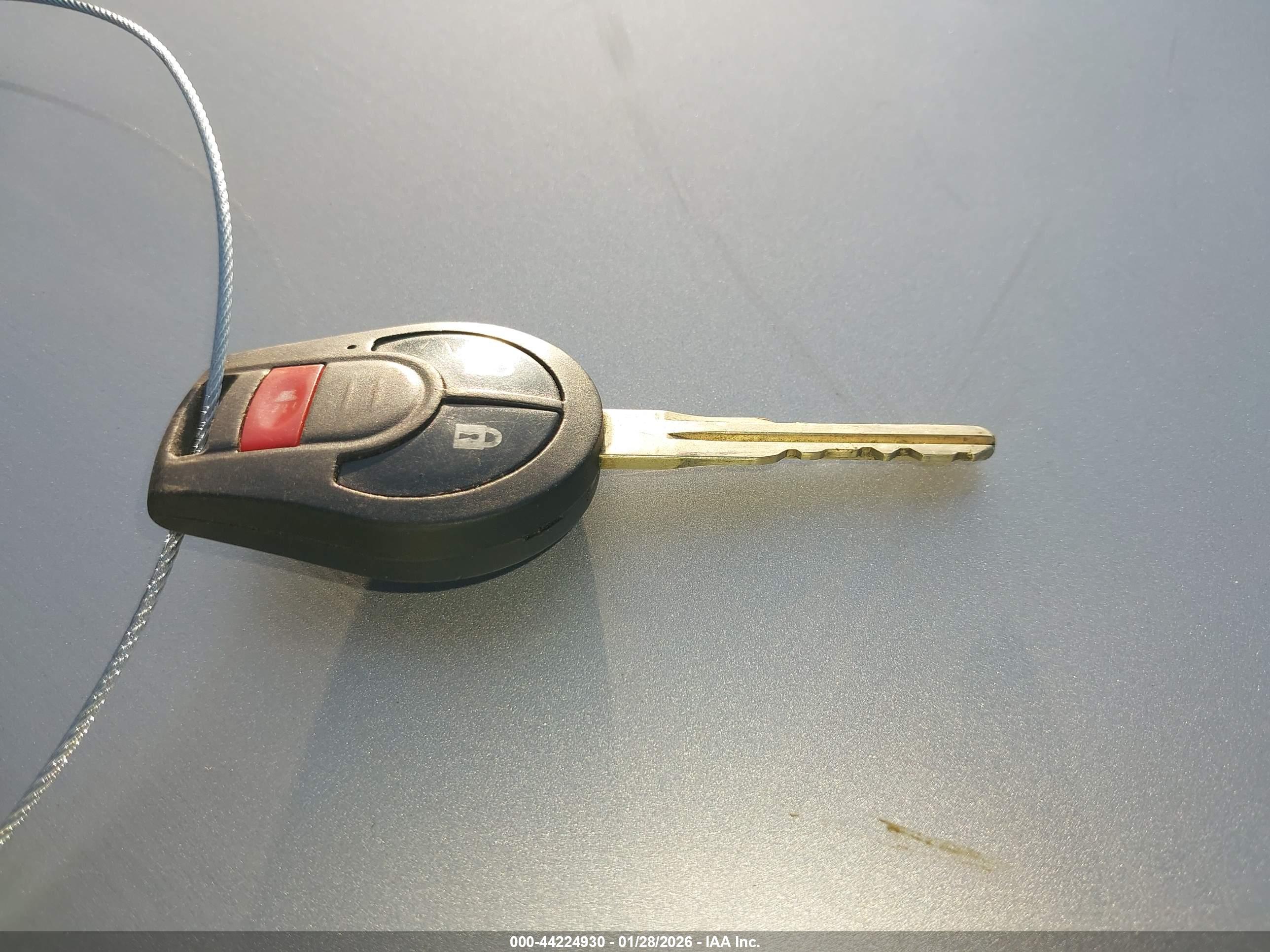 NISSAN VERSA image 11