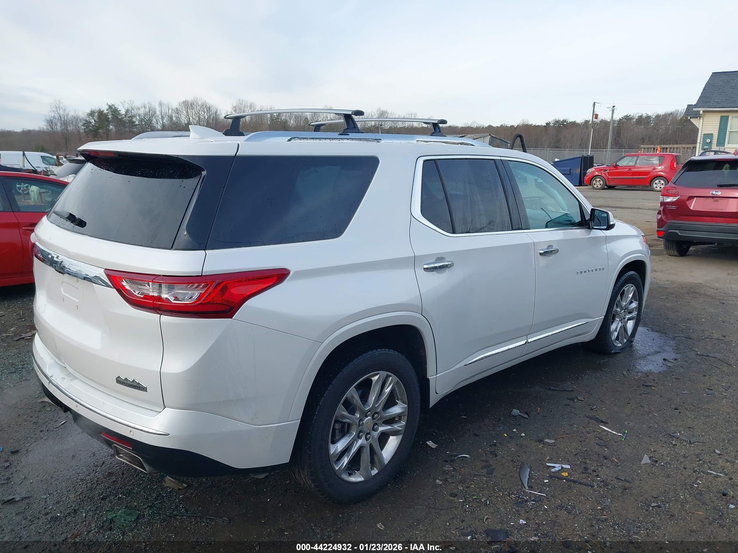 CHEVROLET TRAVERSE image 4