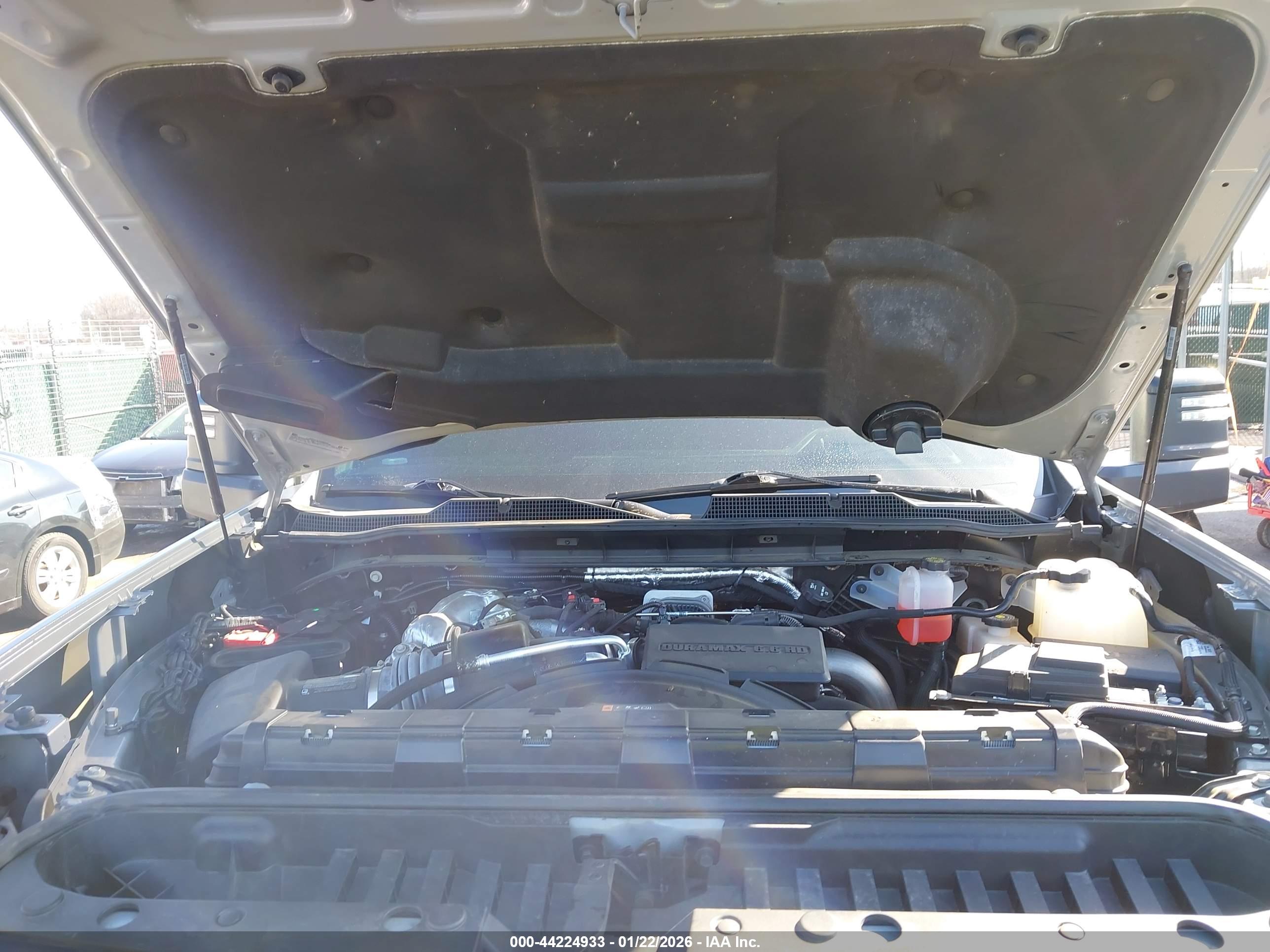 CHEVROLET SILVERADO image 10