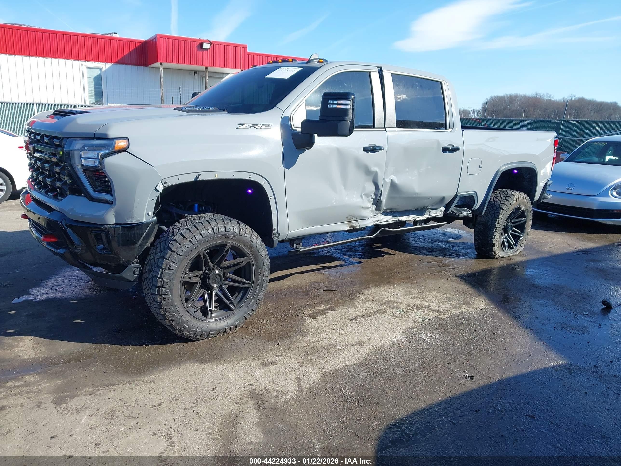 CHEVROLET SILVERADO image 2