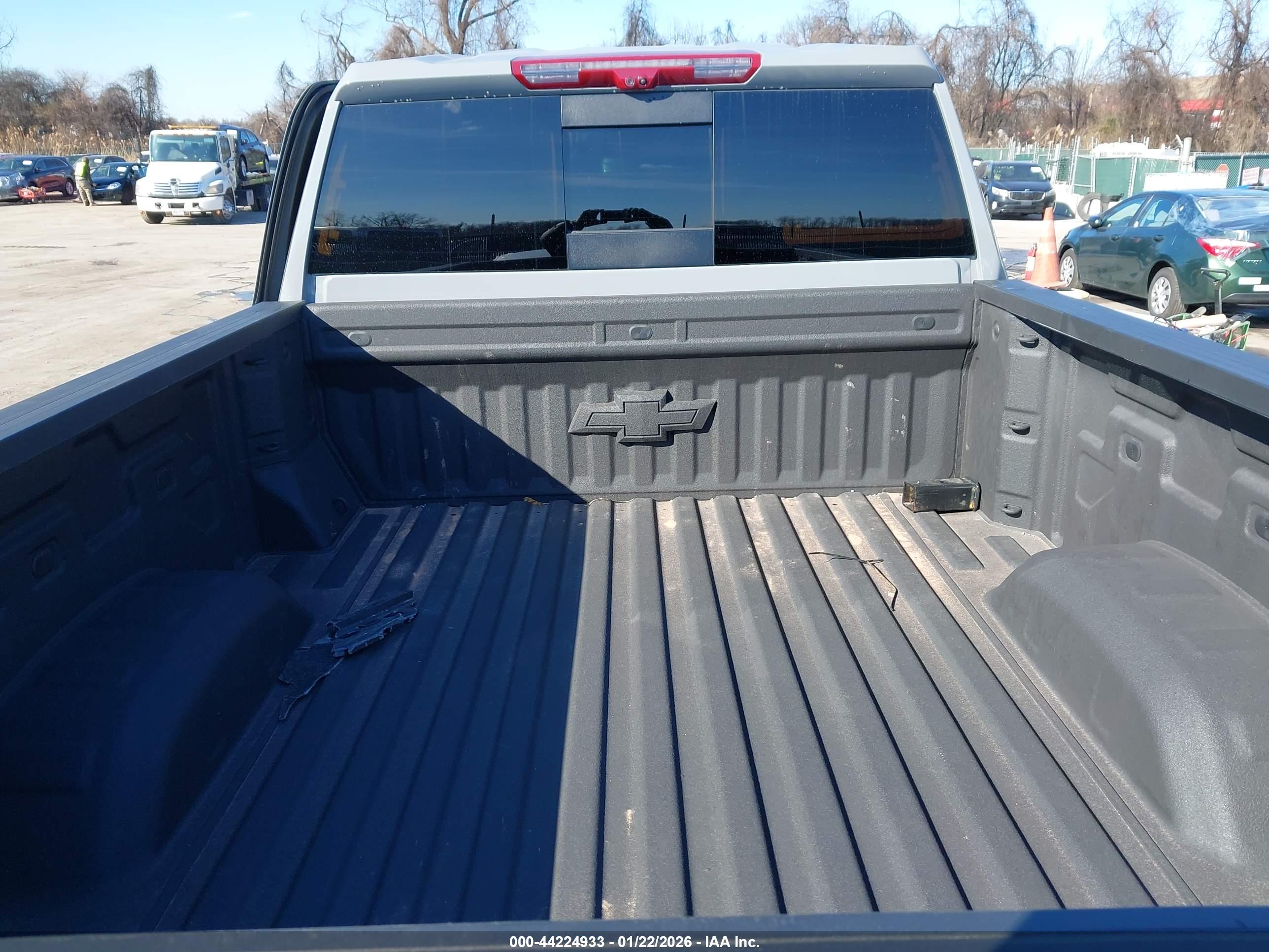 CHEVROLET SILVERADO image 7