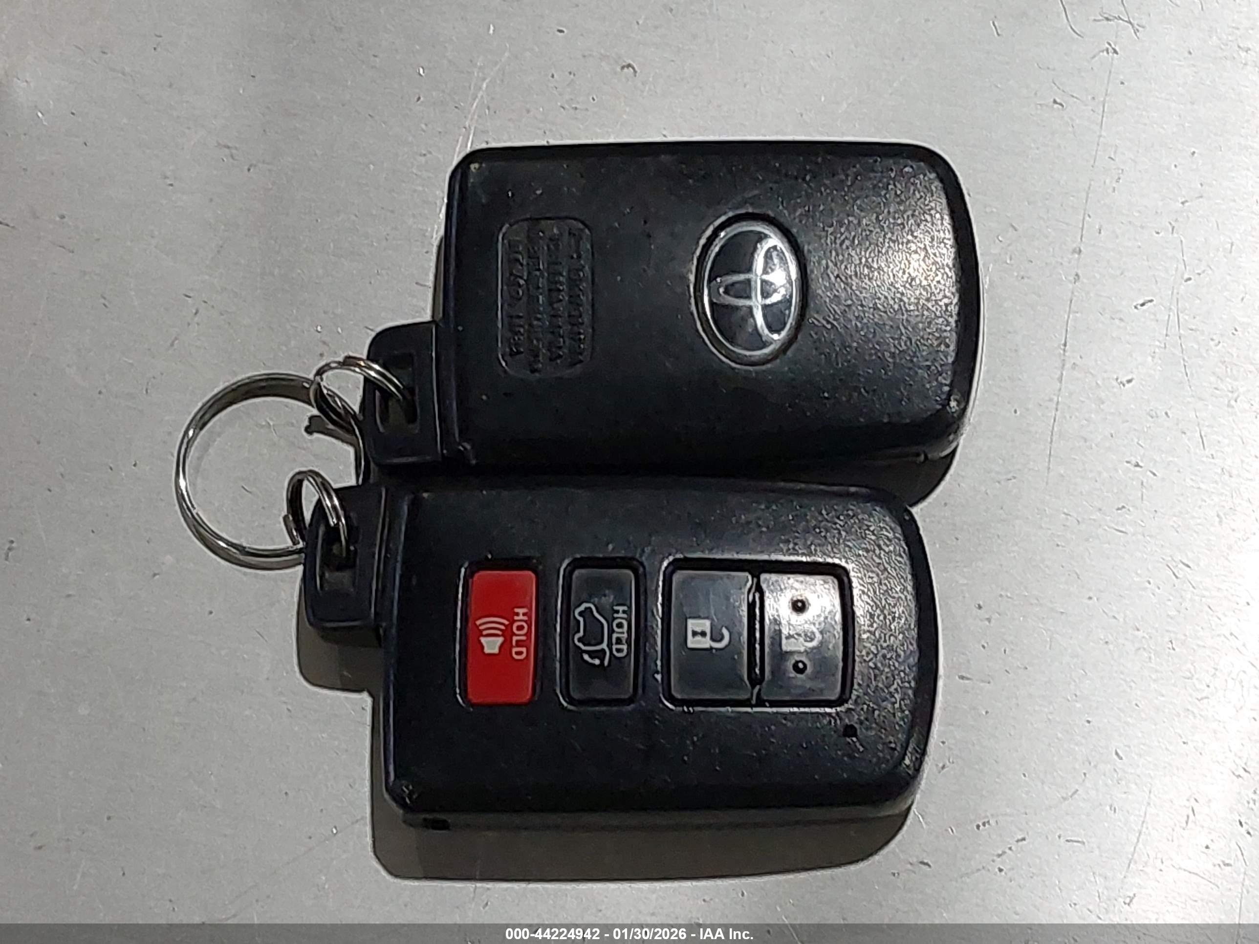 TOYOTA RAV4 image 11