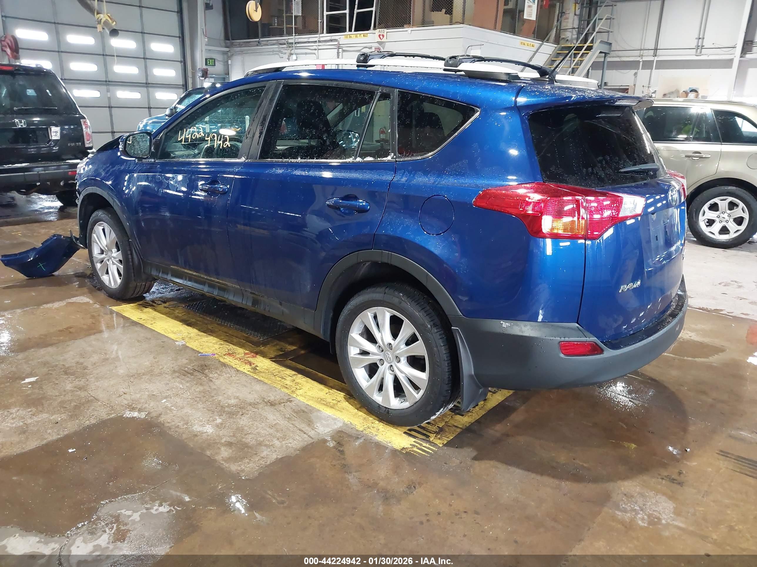 TOYOTA RAV4 image 3