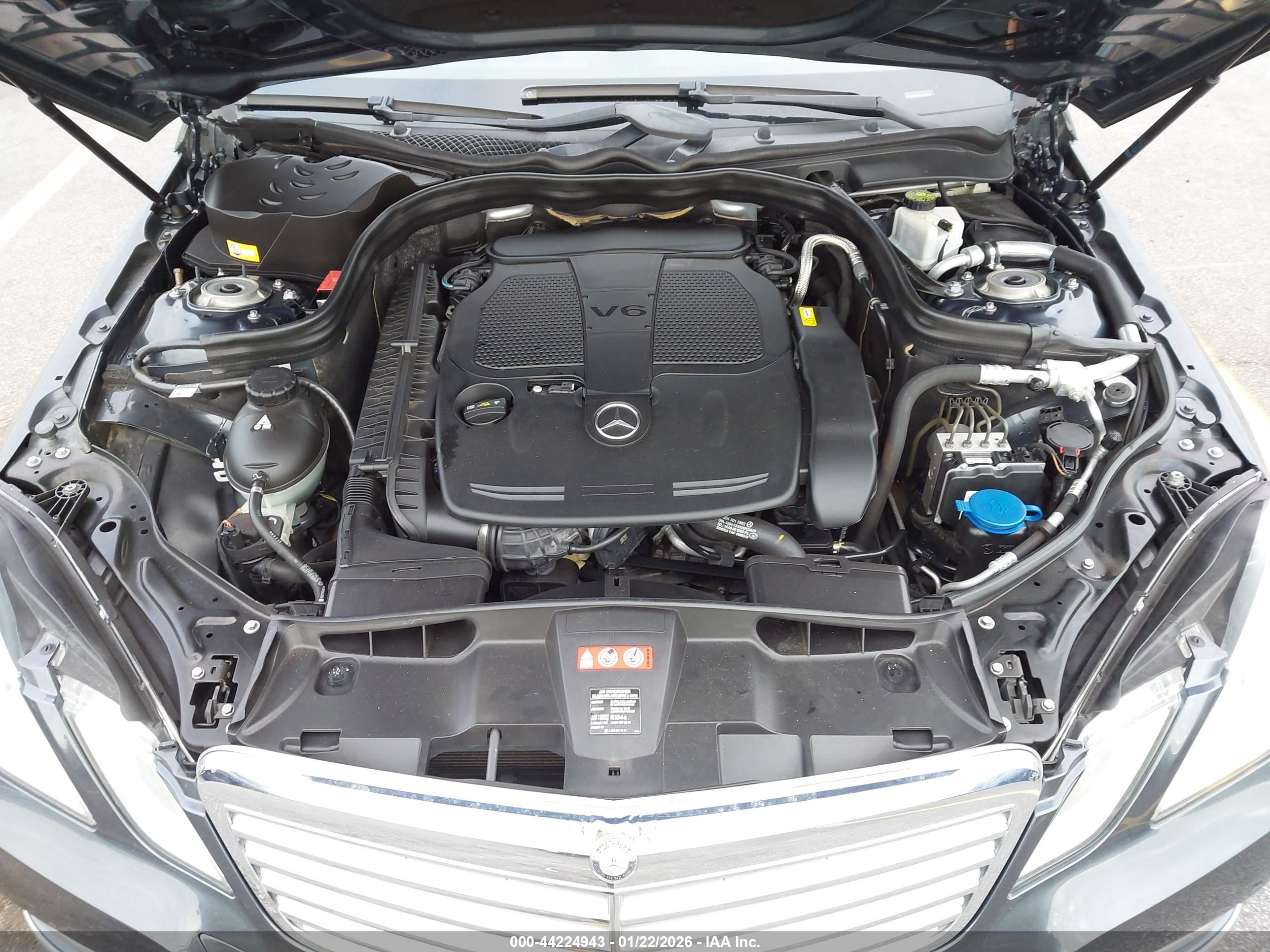 MERCEDES-BENZ E image 10