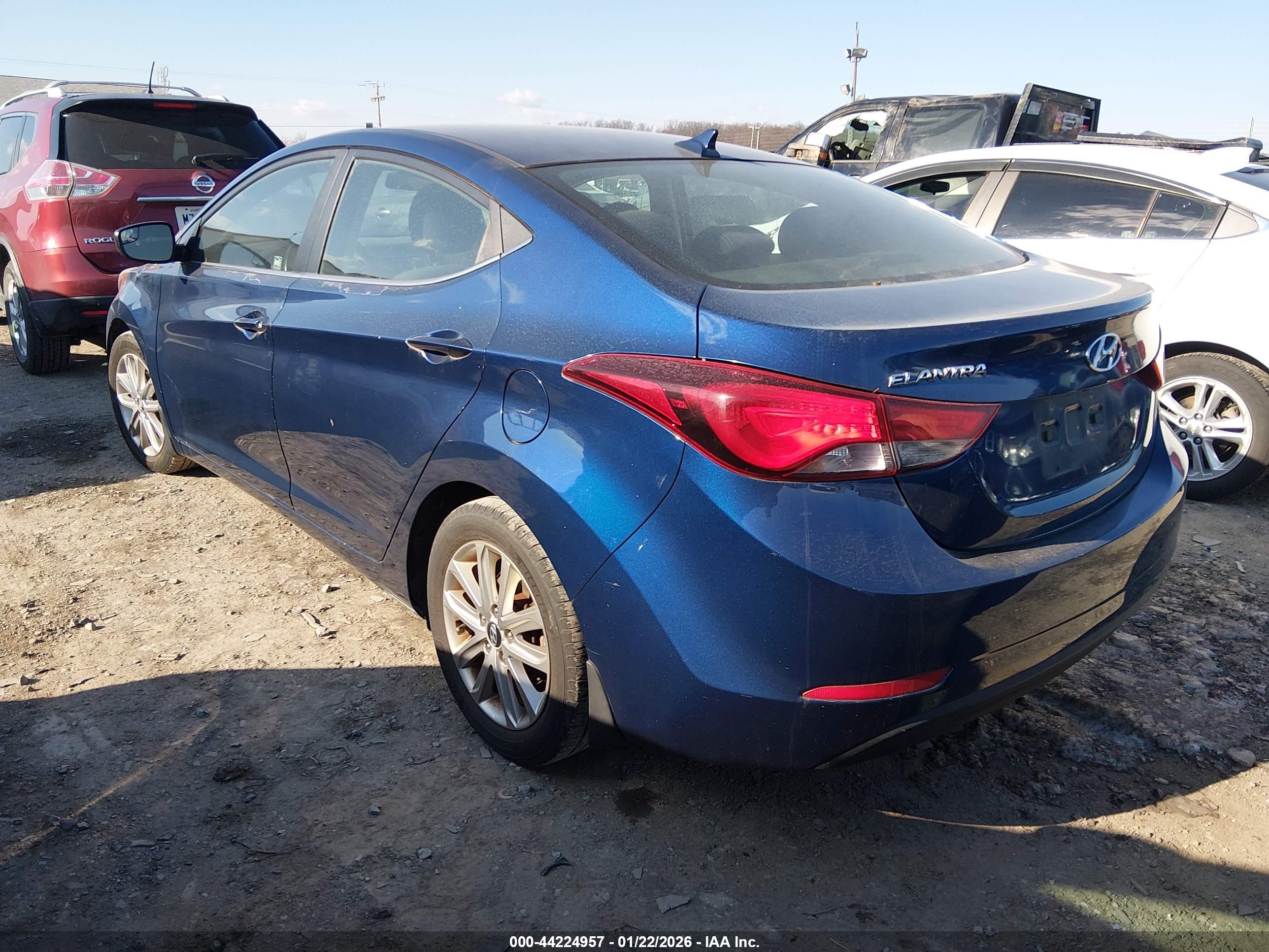 HYUNDAI ELANTRA image 3
