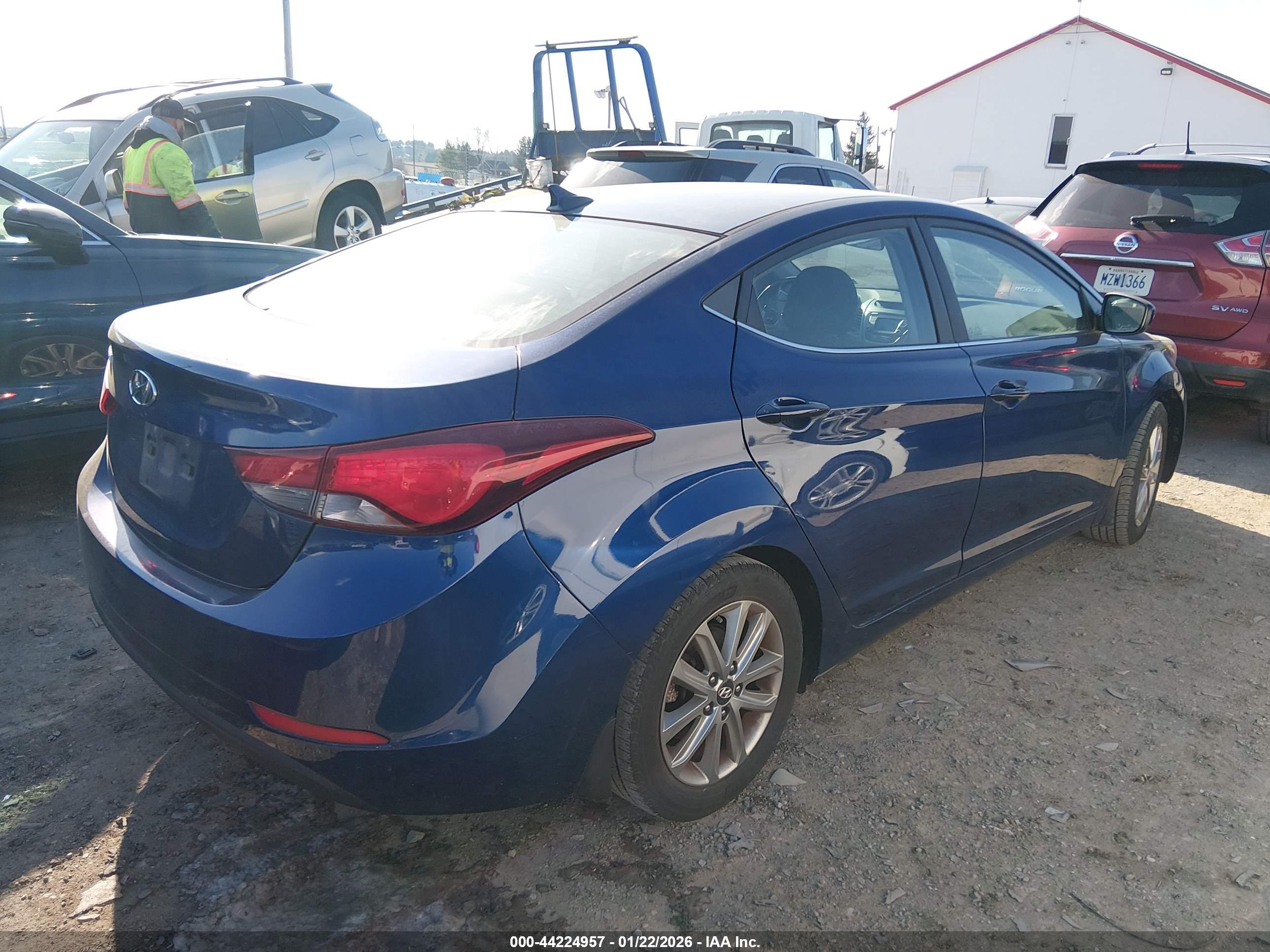 HYUNDAI ELANTRA image 4