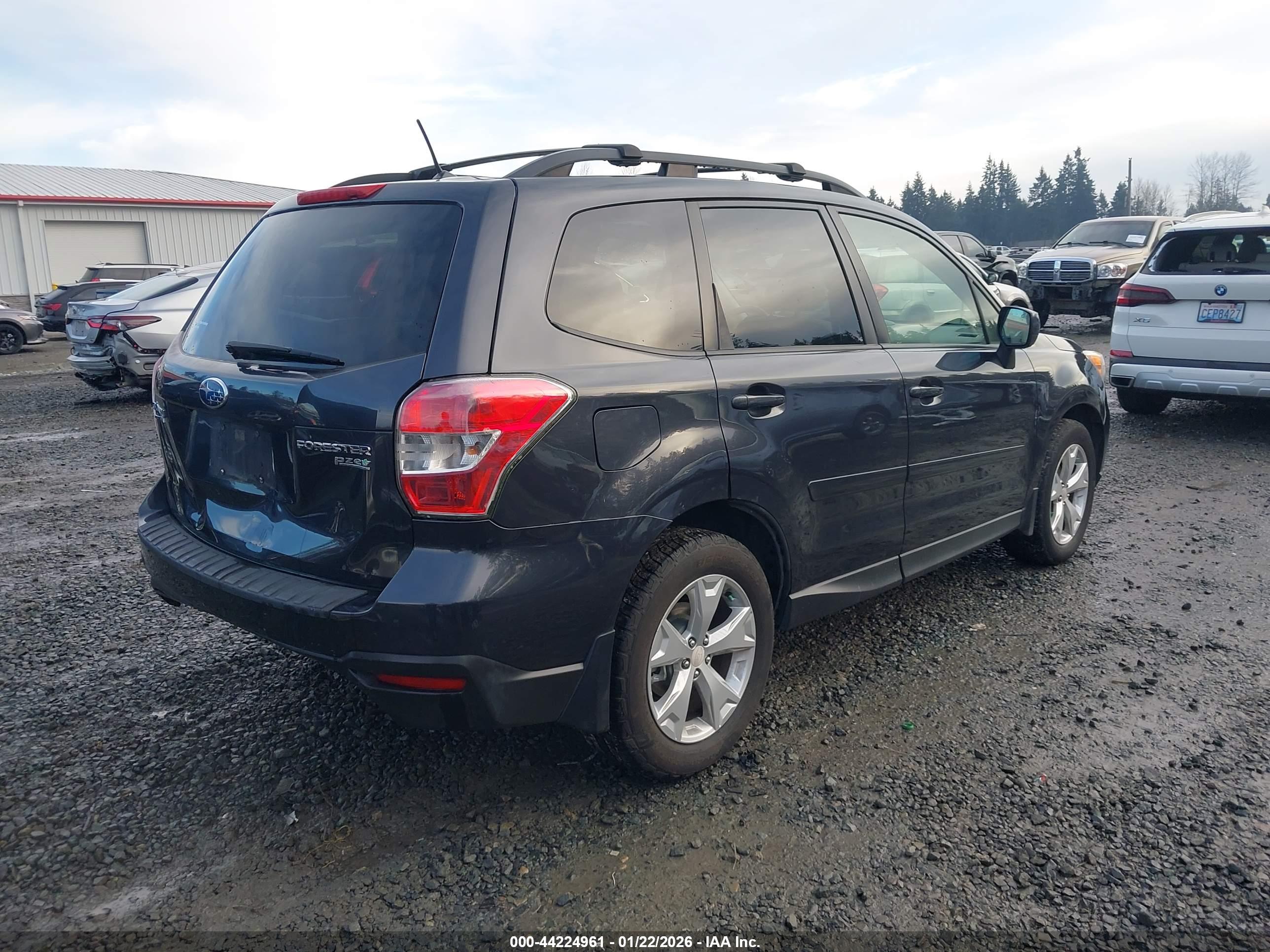 SUBARU FORESTER image 4