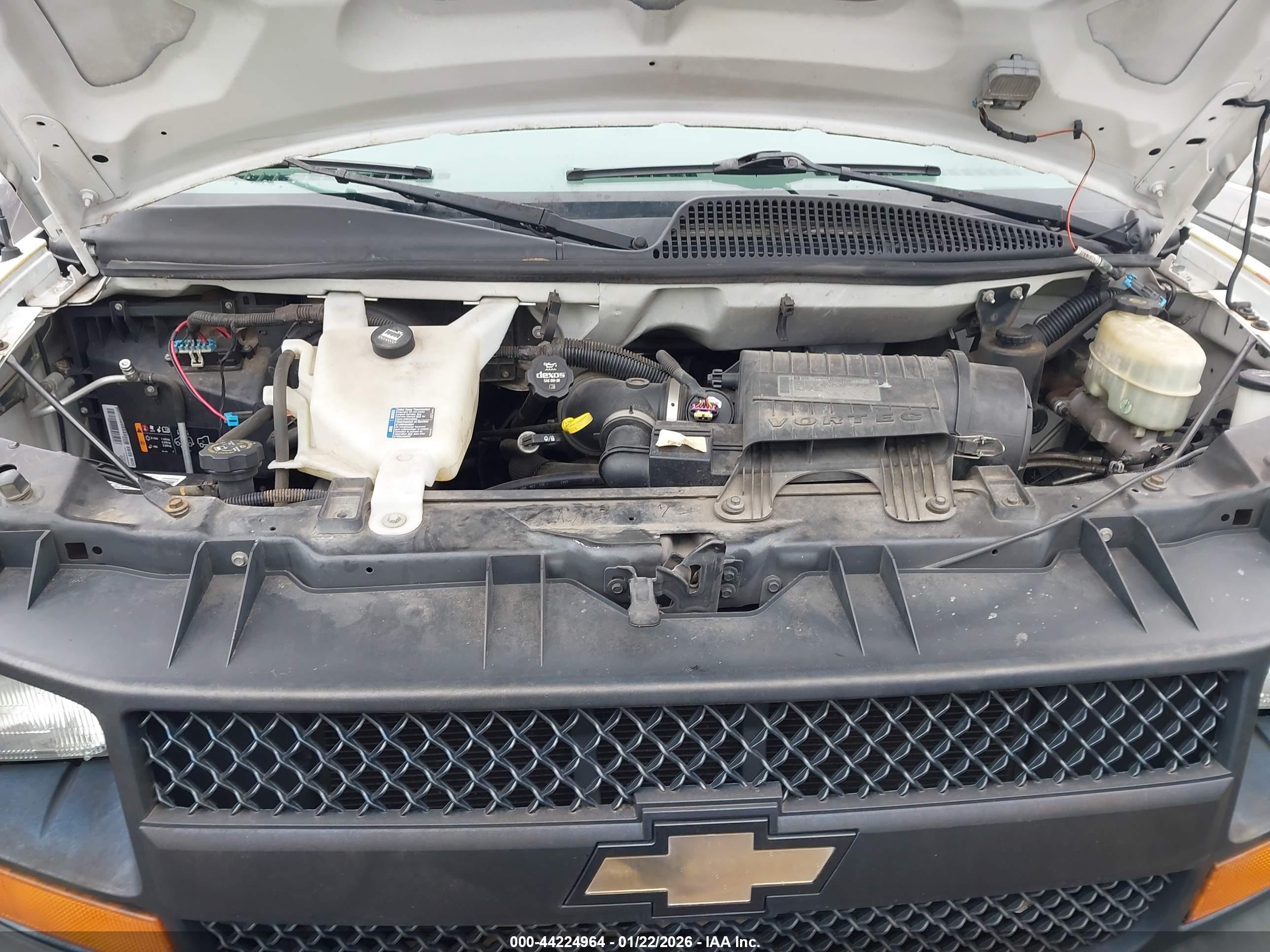 CHEVROLET EXPRESS image 10