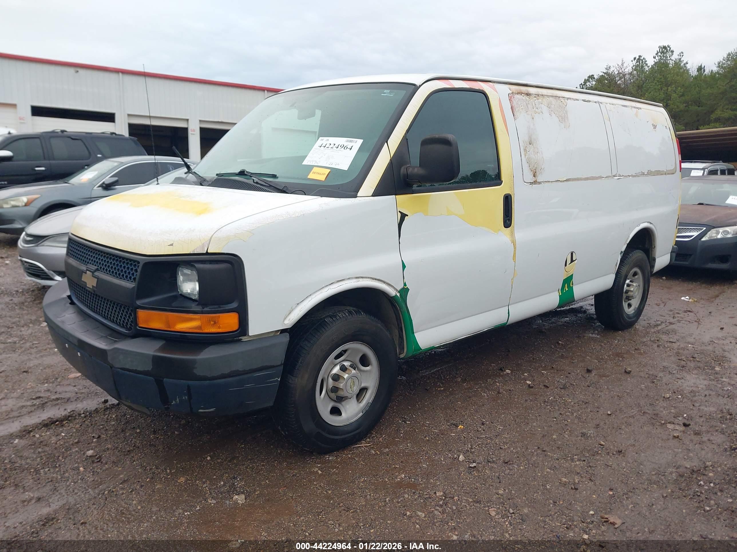 CHEVROLET EXPRESS image 2