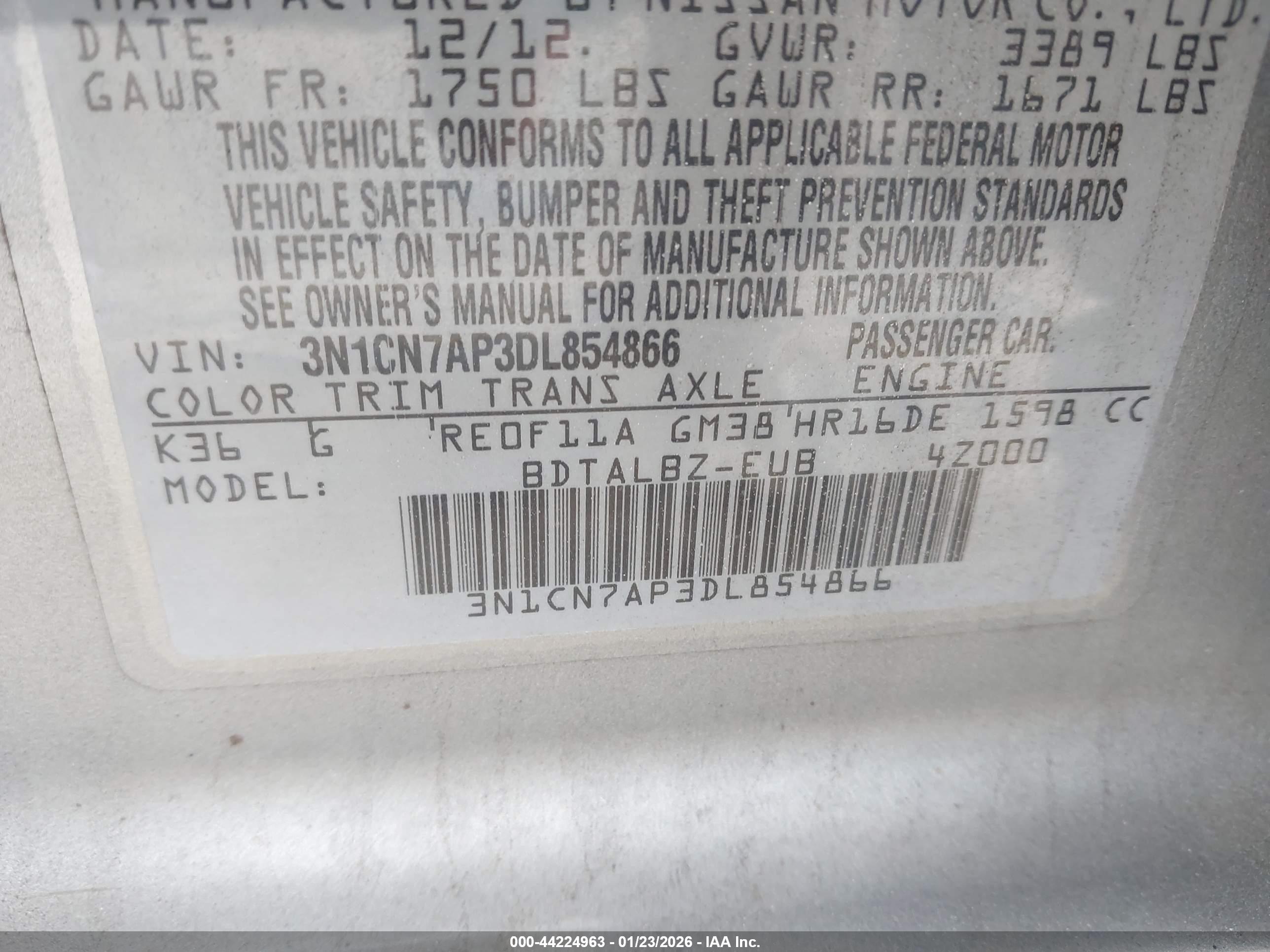 NISSAN VERSA image 9