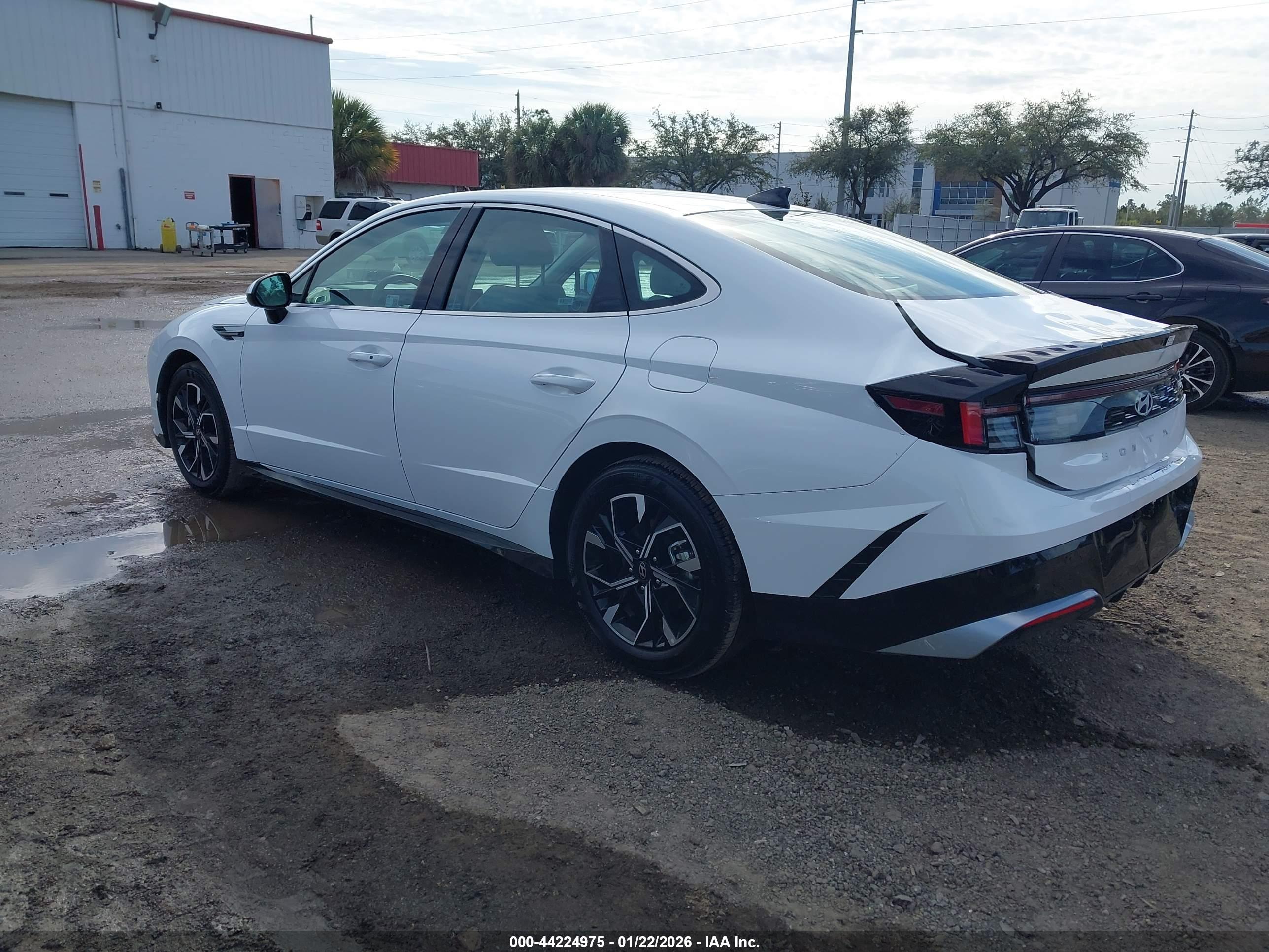 HYUNDAI SONATA image 3
