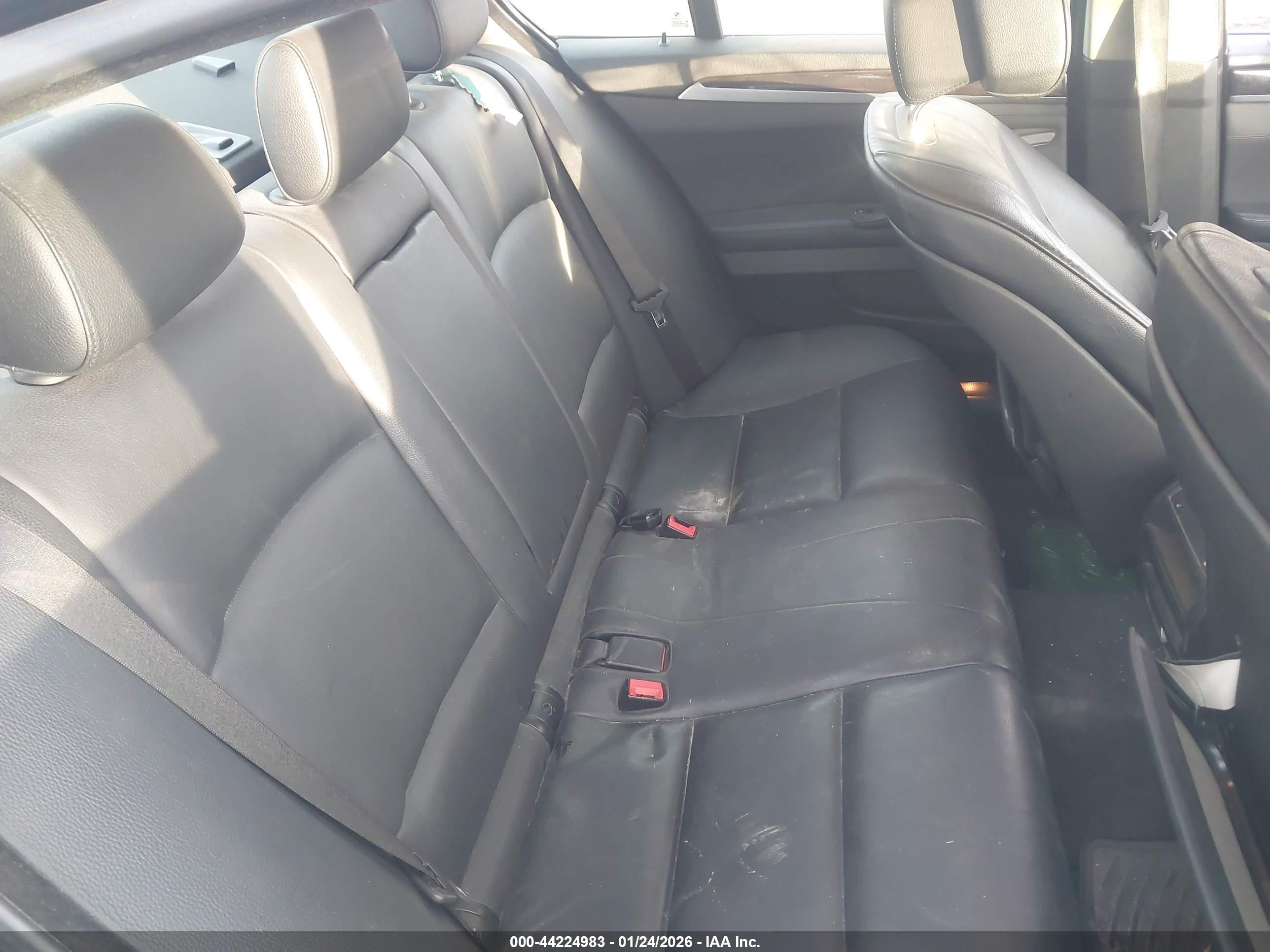 BMW 535I image 8