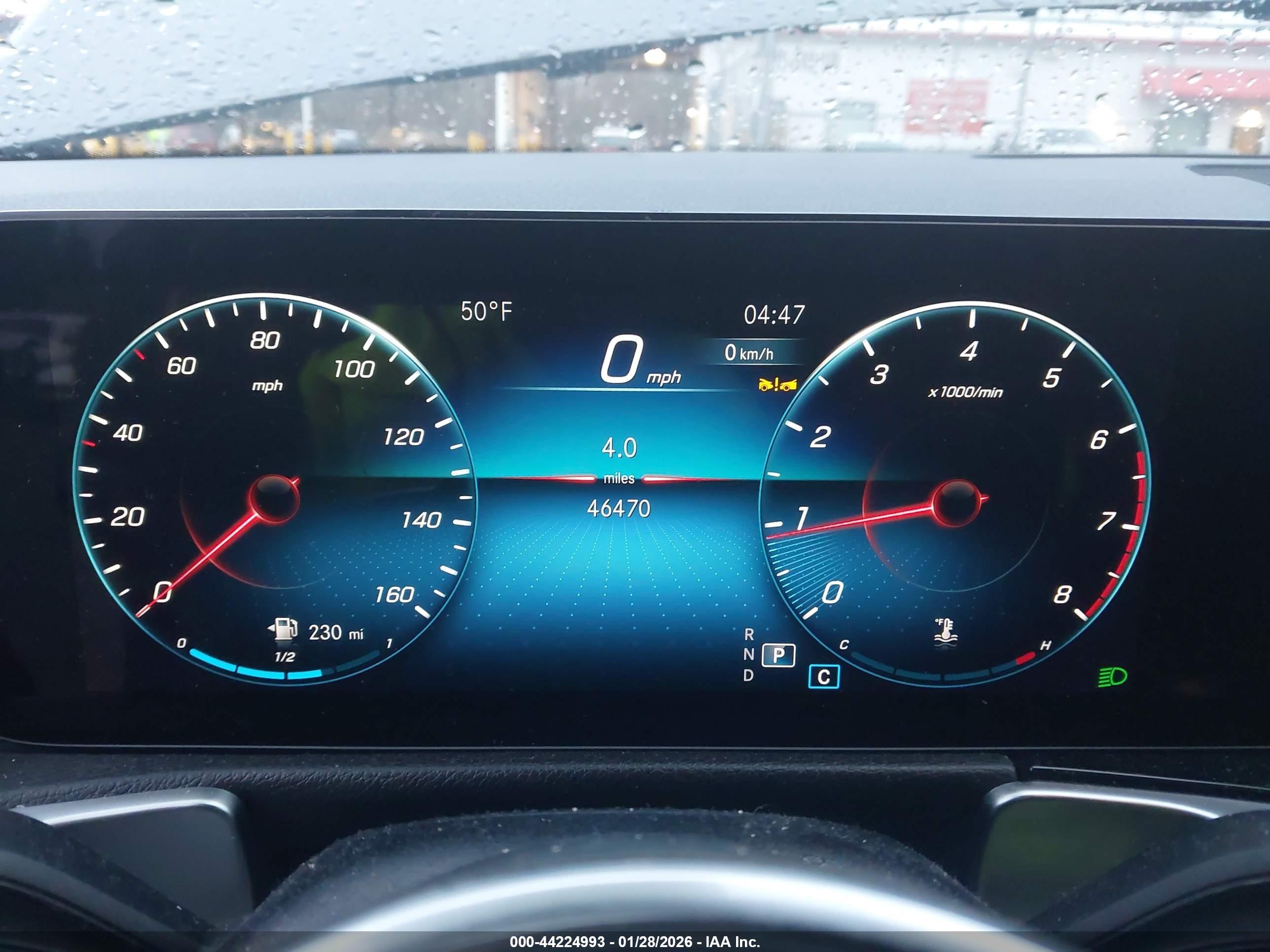 MERCEDES-BENZ GLB image 7