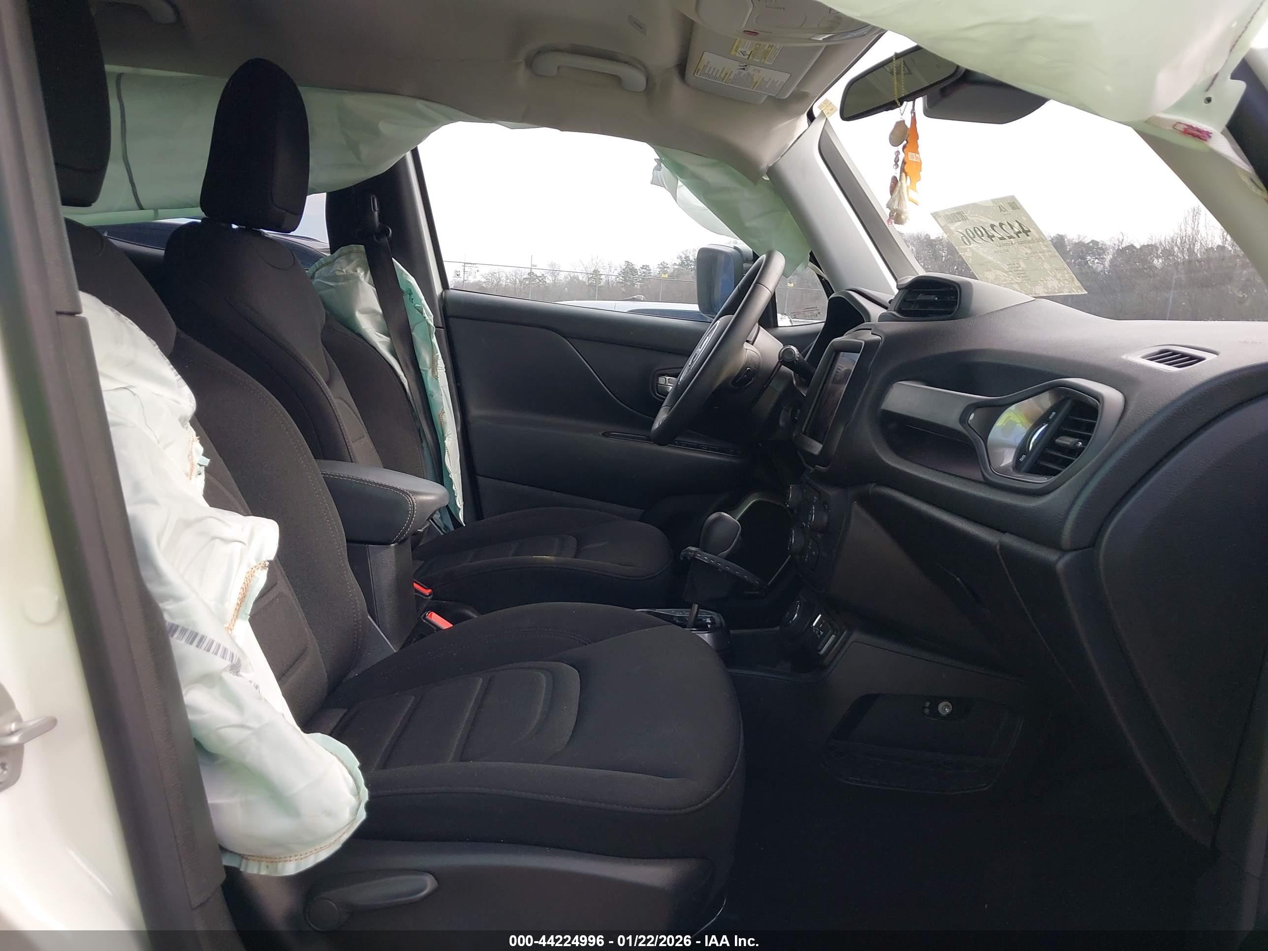 JEEP RENEGADE image 5