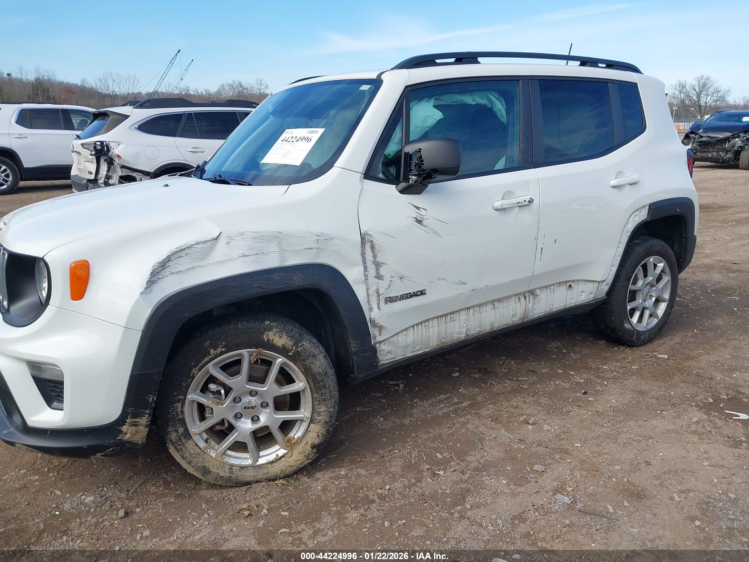JEEP RENEGADE image 6
