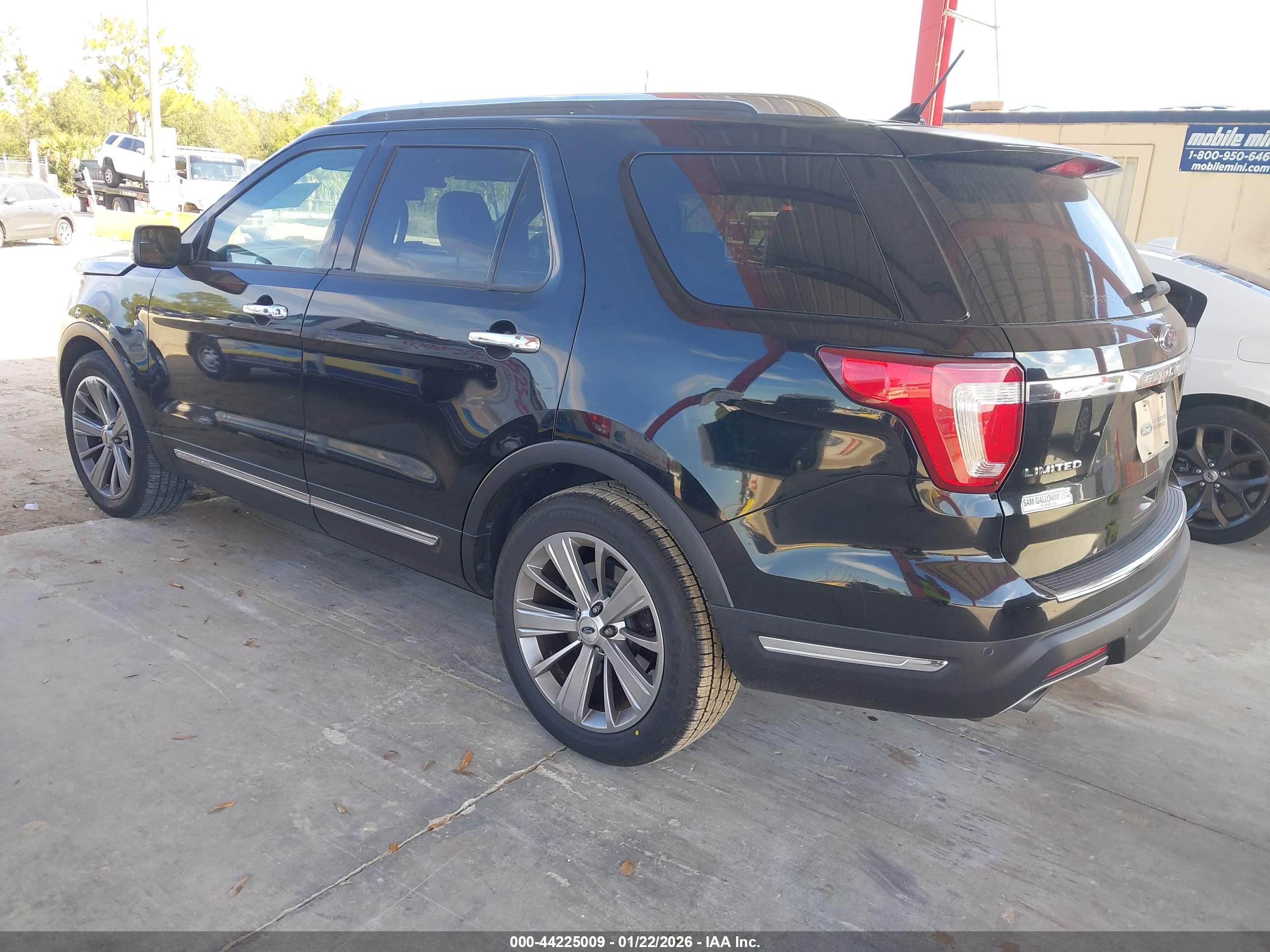FORD EXPLORER image 3