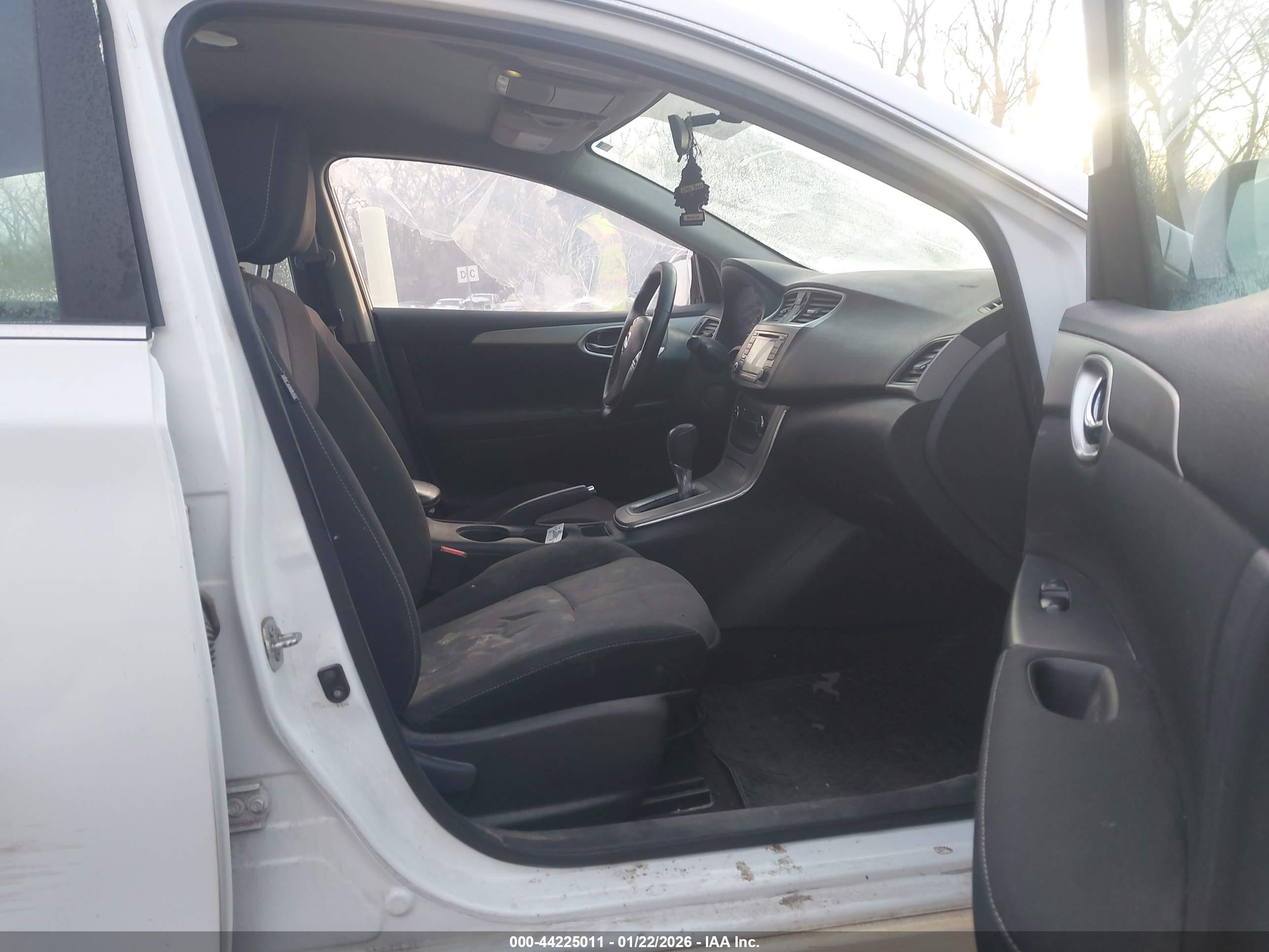 NISSAN SENTRA image 5