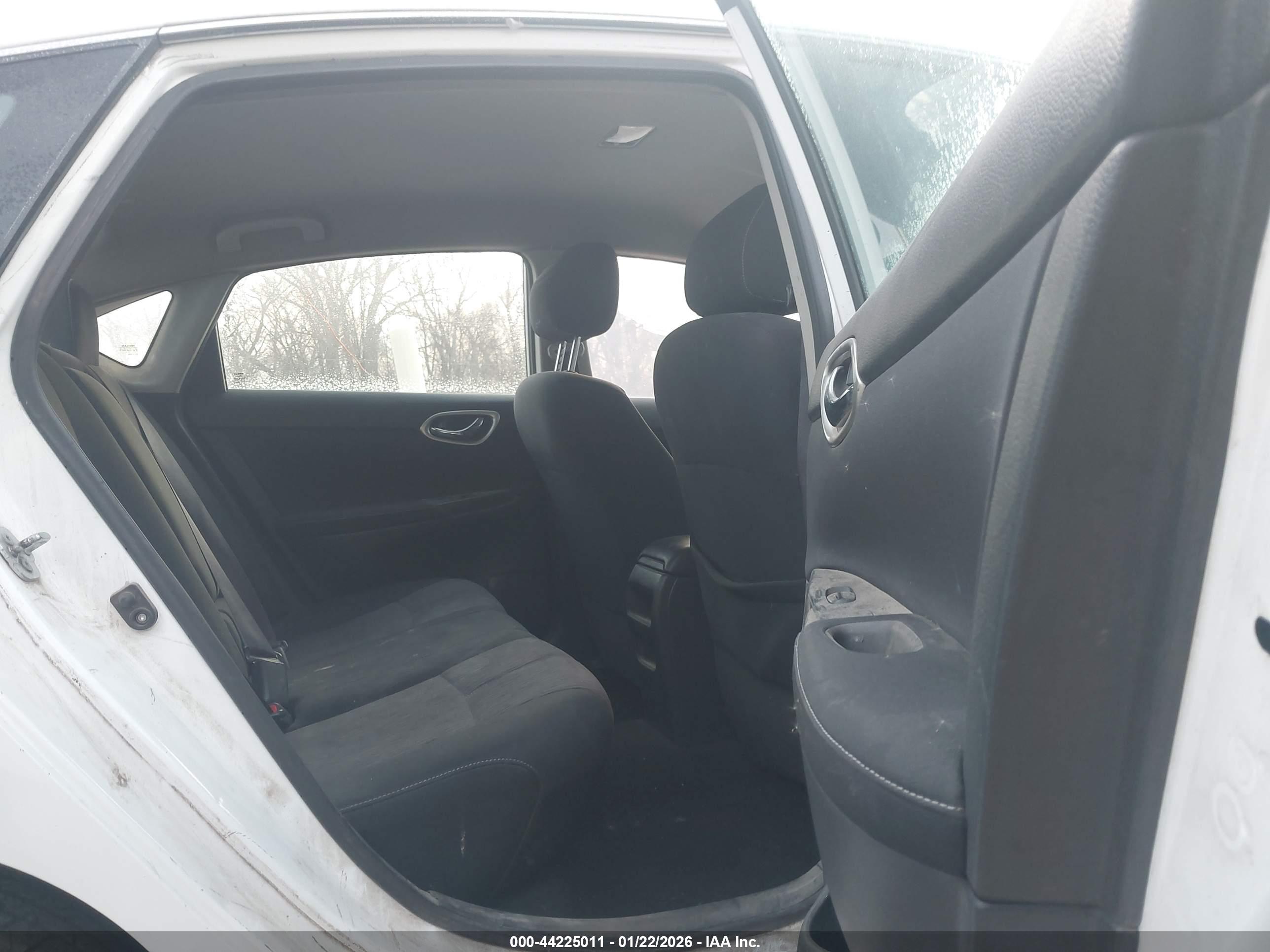 NISSAN SENTRA image 8