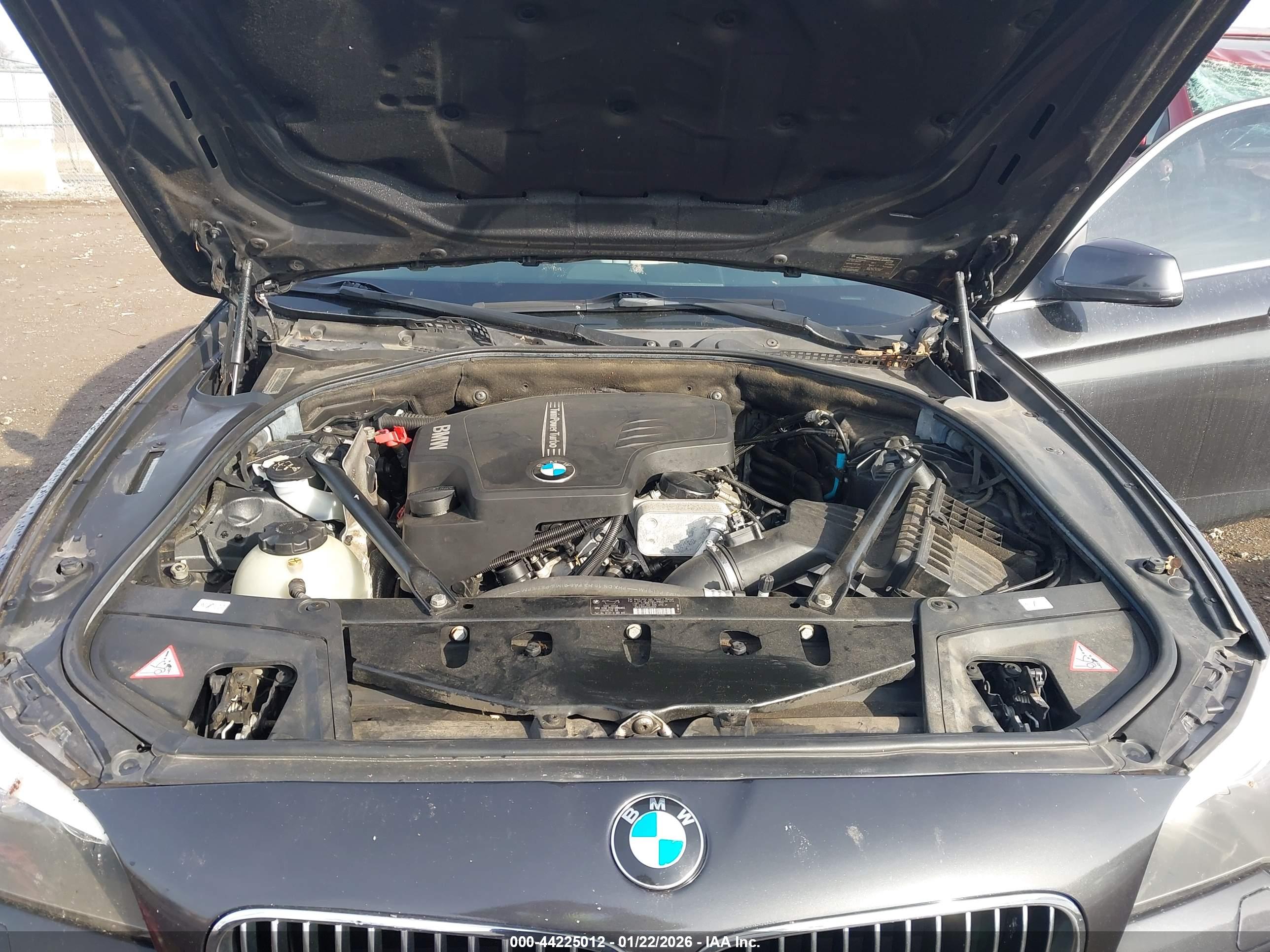 BMW 528I image 10