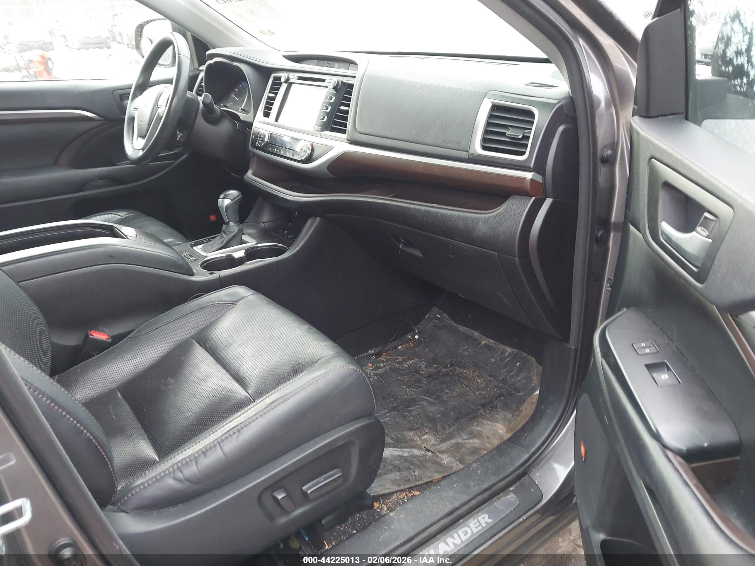 TOYOTA HIGHLANDER image 5