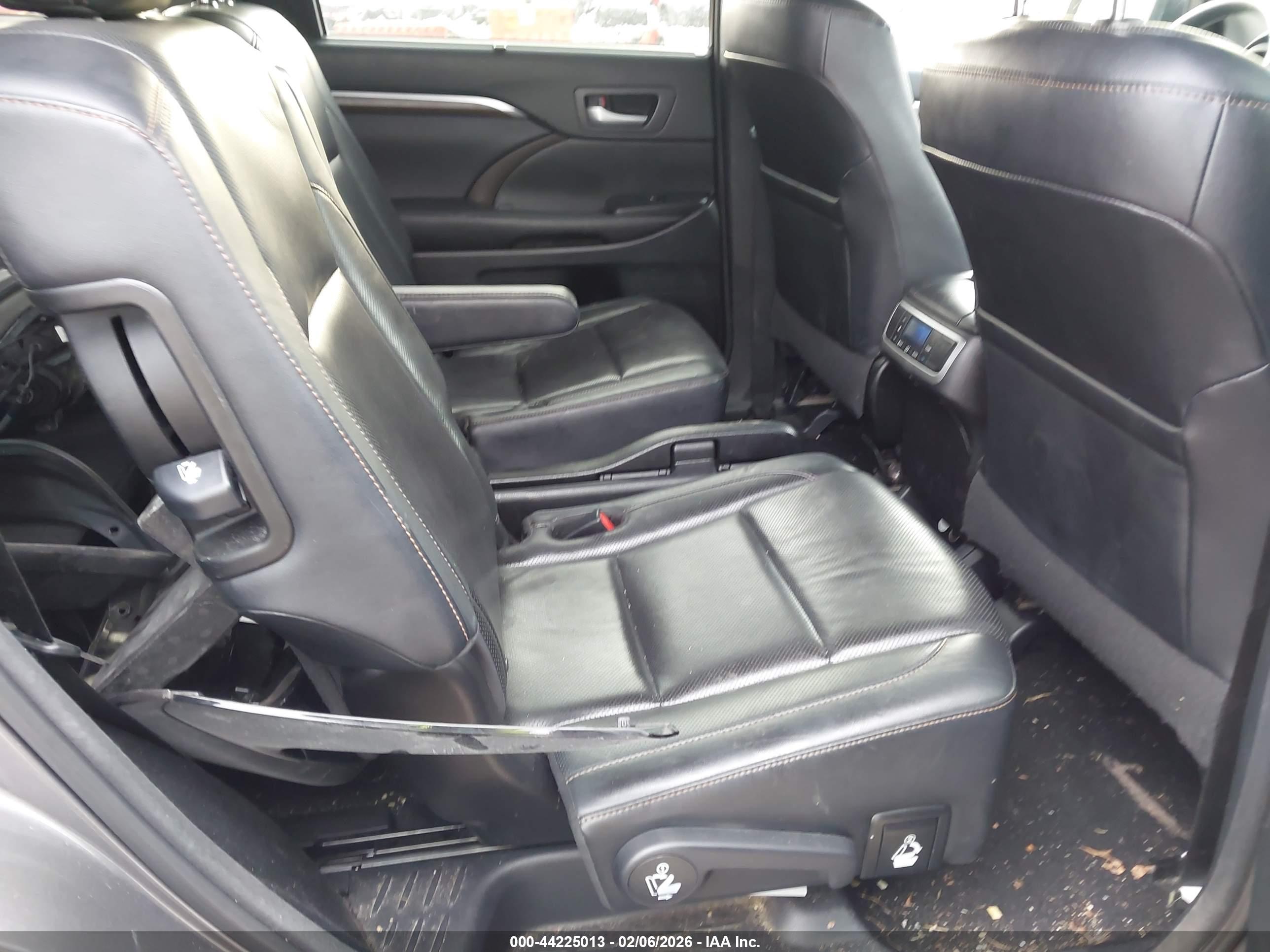 TOYOTA HIGHLANDER image 8